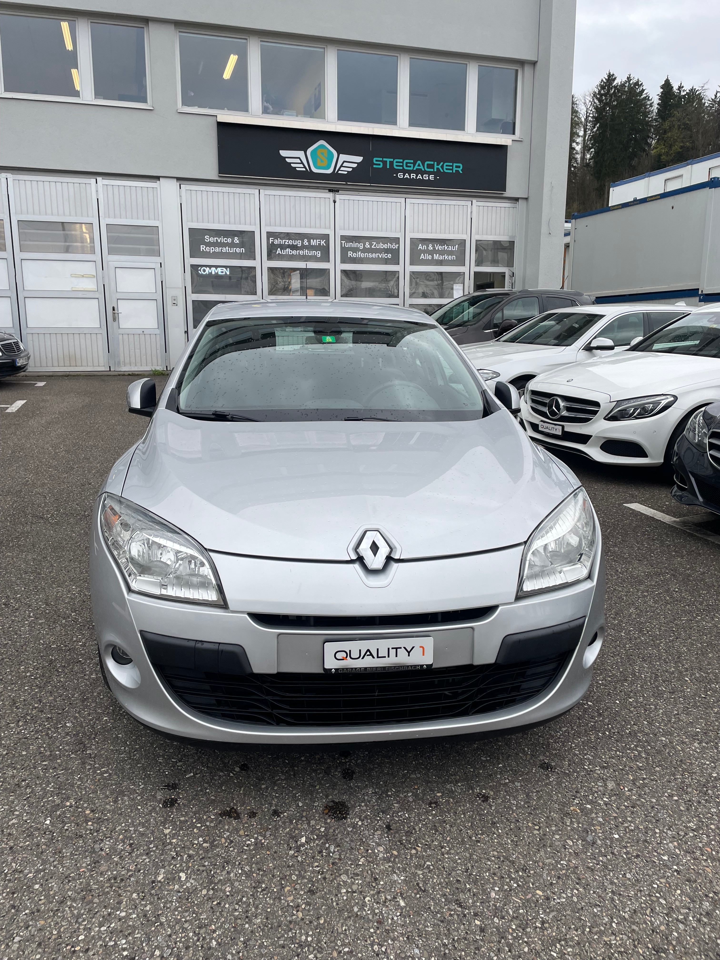 RENAULT Mégane 2.0 16V Dynamique CVT