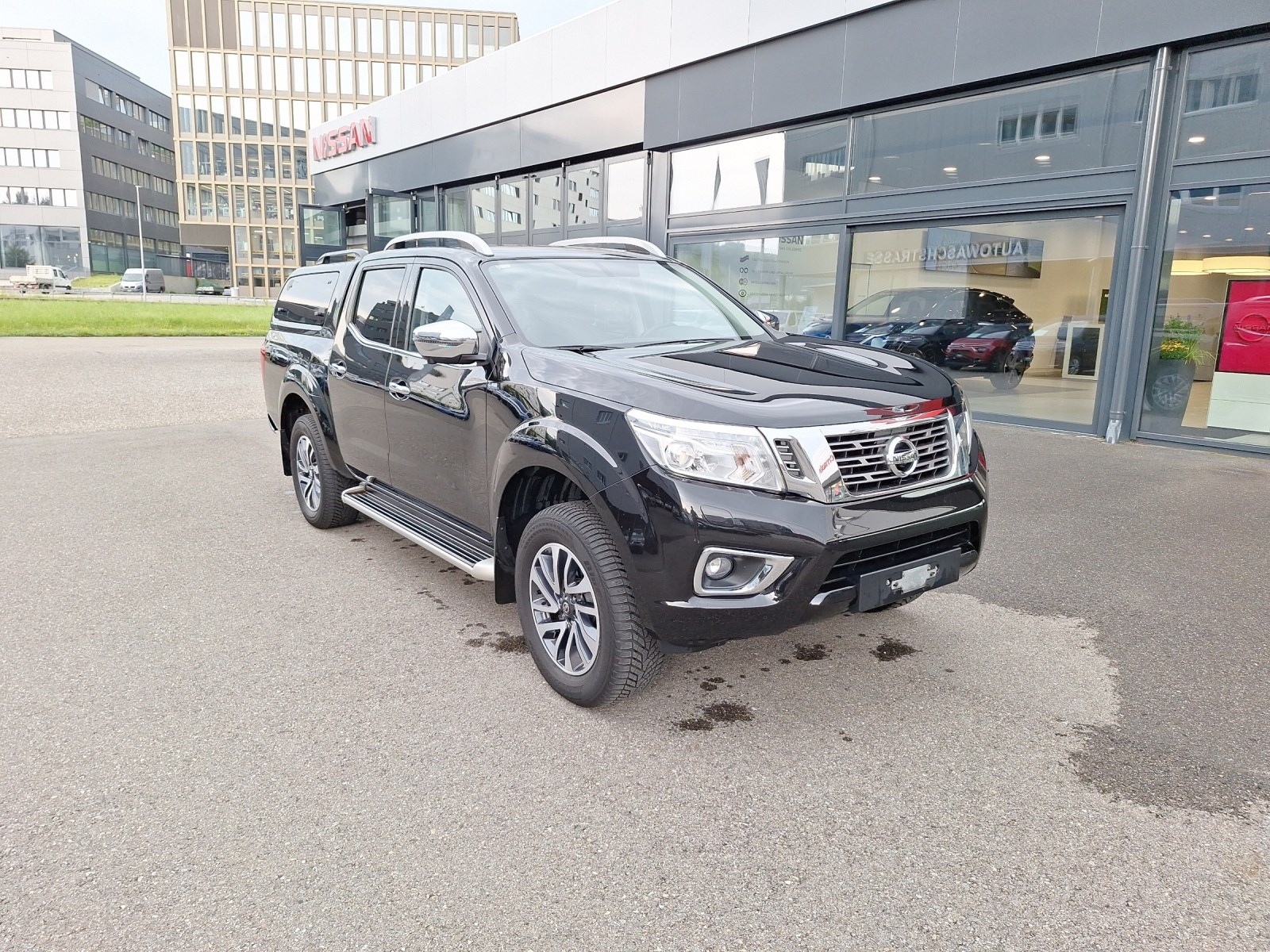 NISSAN Navara Double Cab N-Connecta 2.3 dCi 4WD Automatic