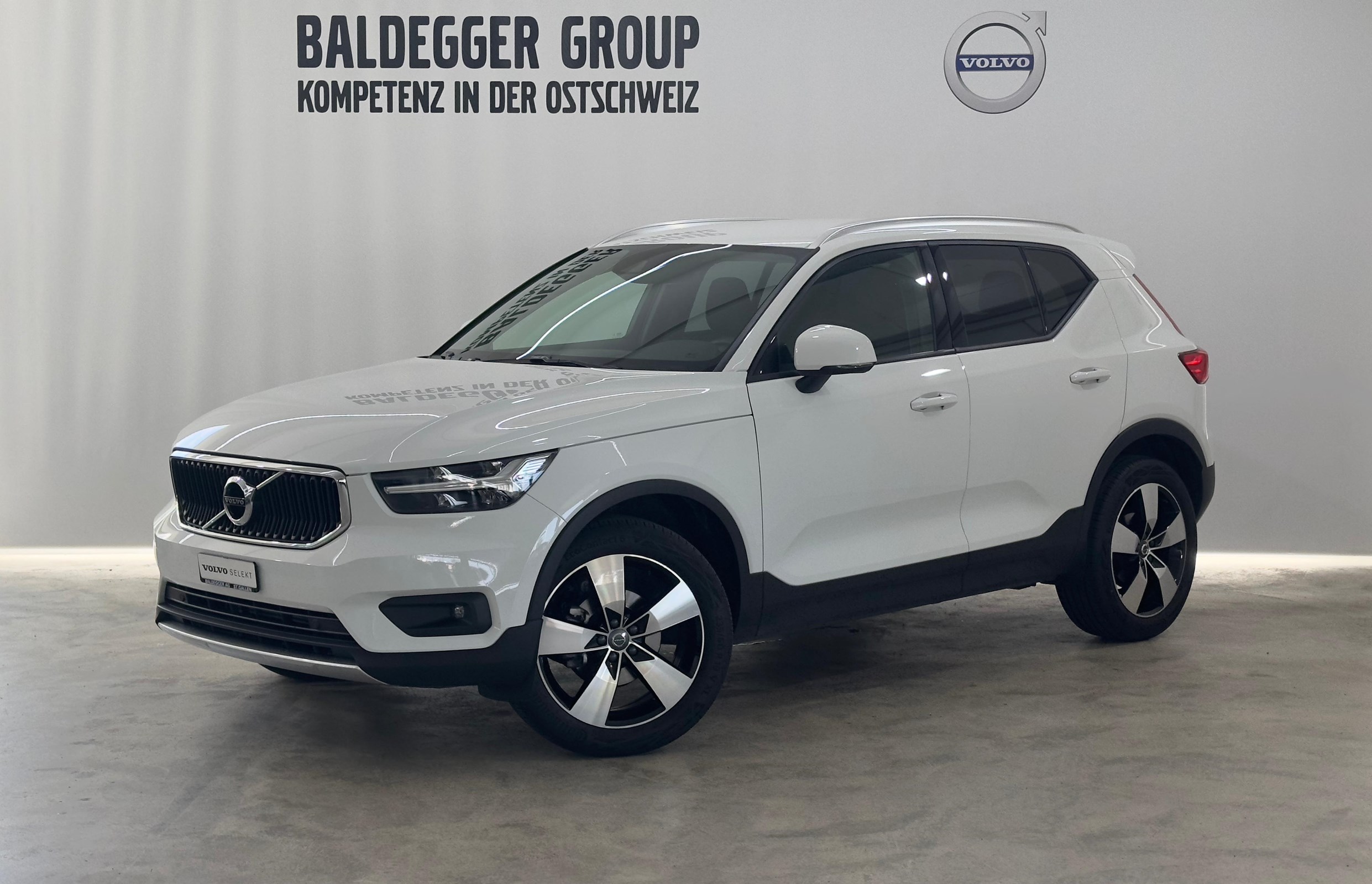 VOLVO XC40 1.5 T2 Momentum