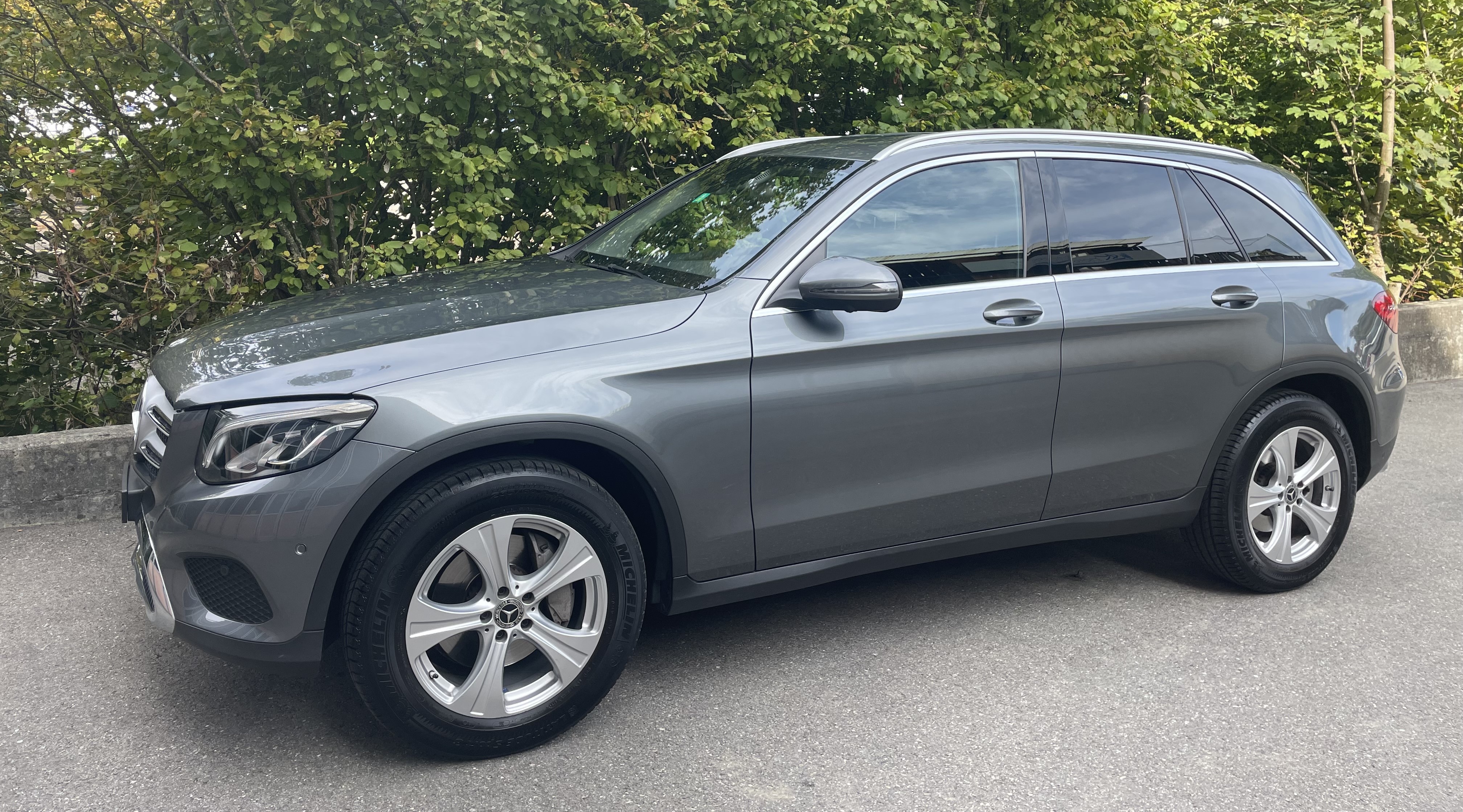 MERCEDES-BENZ GLC 250 AMG Line 4Matic 9G-Tronic