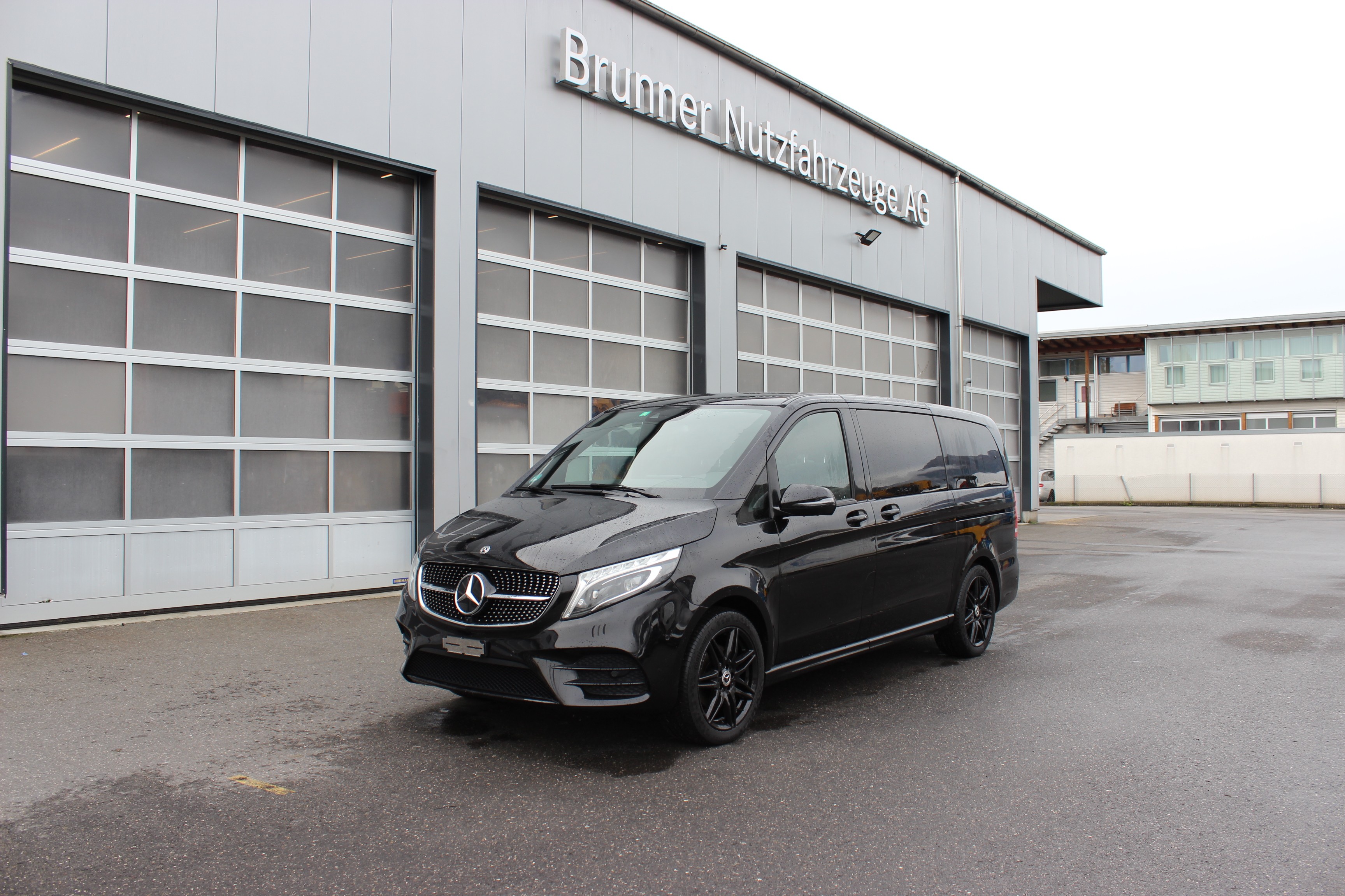 MERCEDES-BENZ V 300 d lang Swiss Edition 4Matic 9G-Tronic