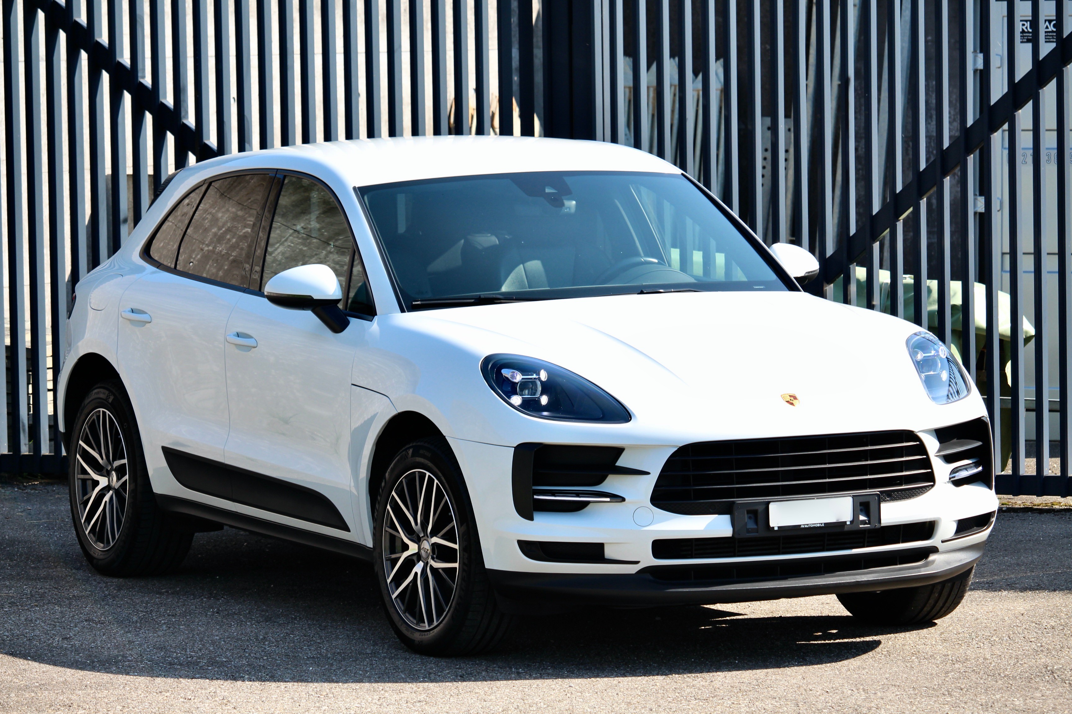 PORSCHE Macan PDK Facelift Model 2019 *Black Optik Paket *19