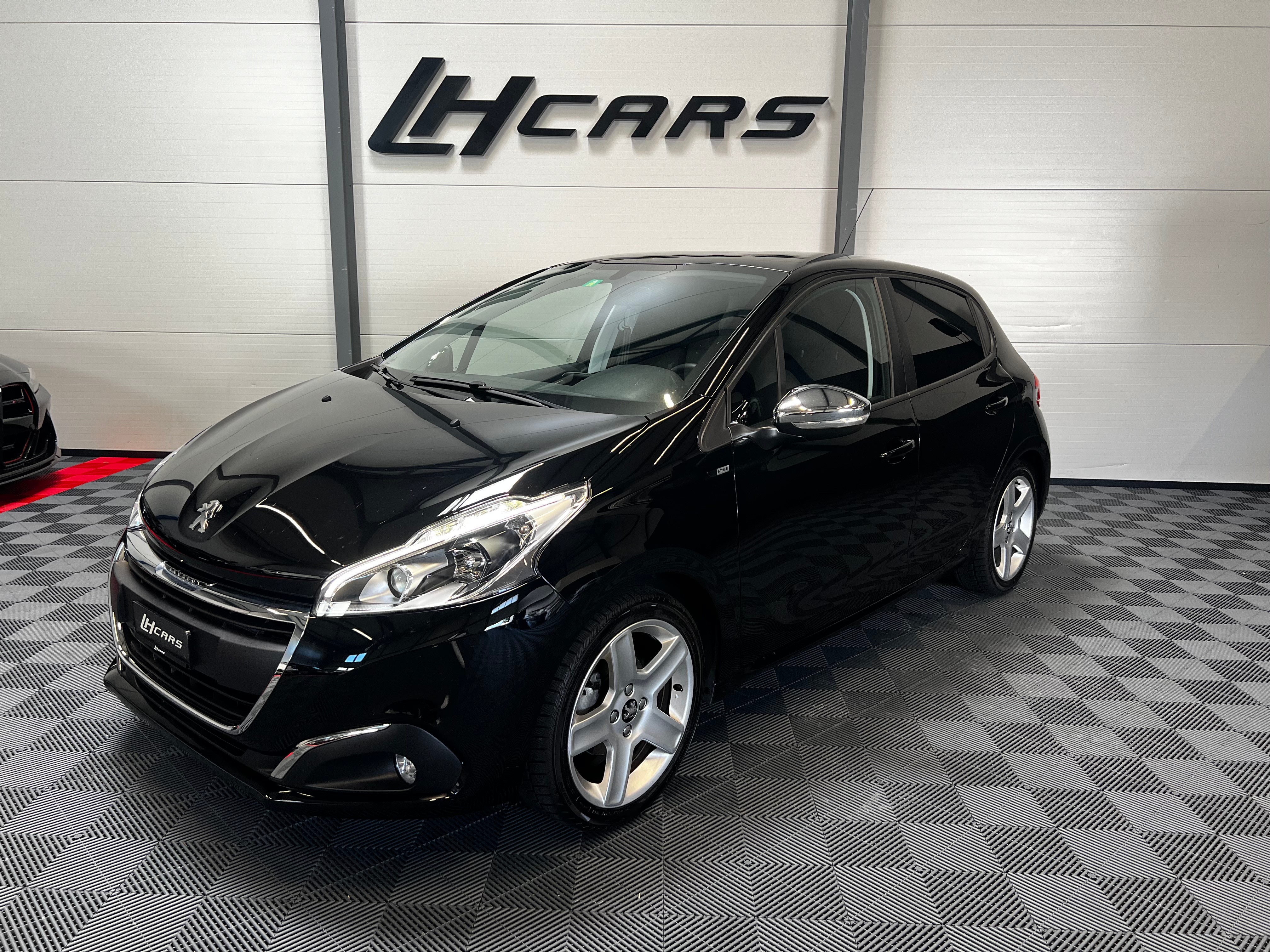 PEUGEOT 208 1.2 PureTech Style