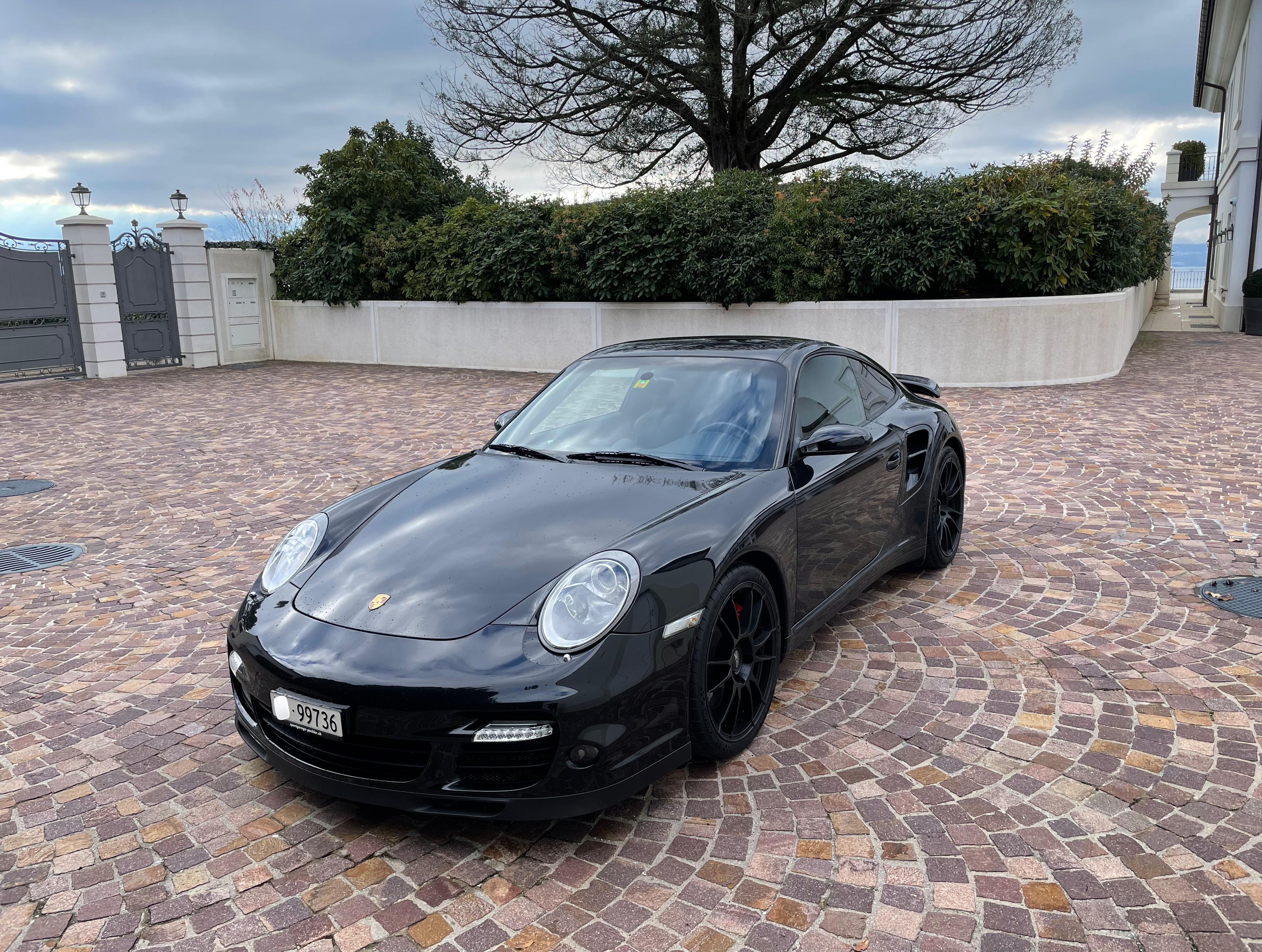 PORSCHE 911 Turbo