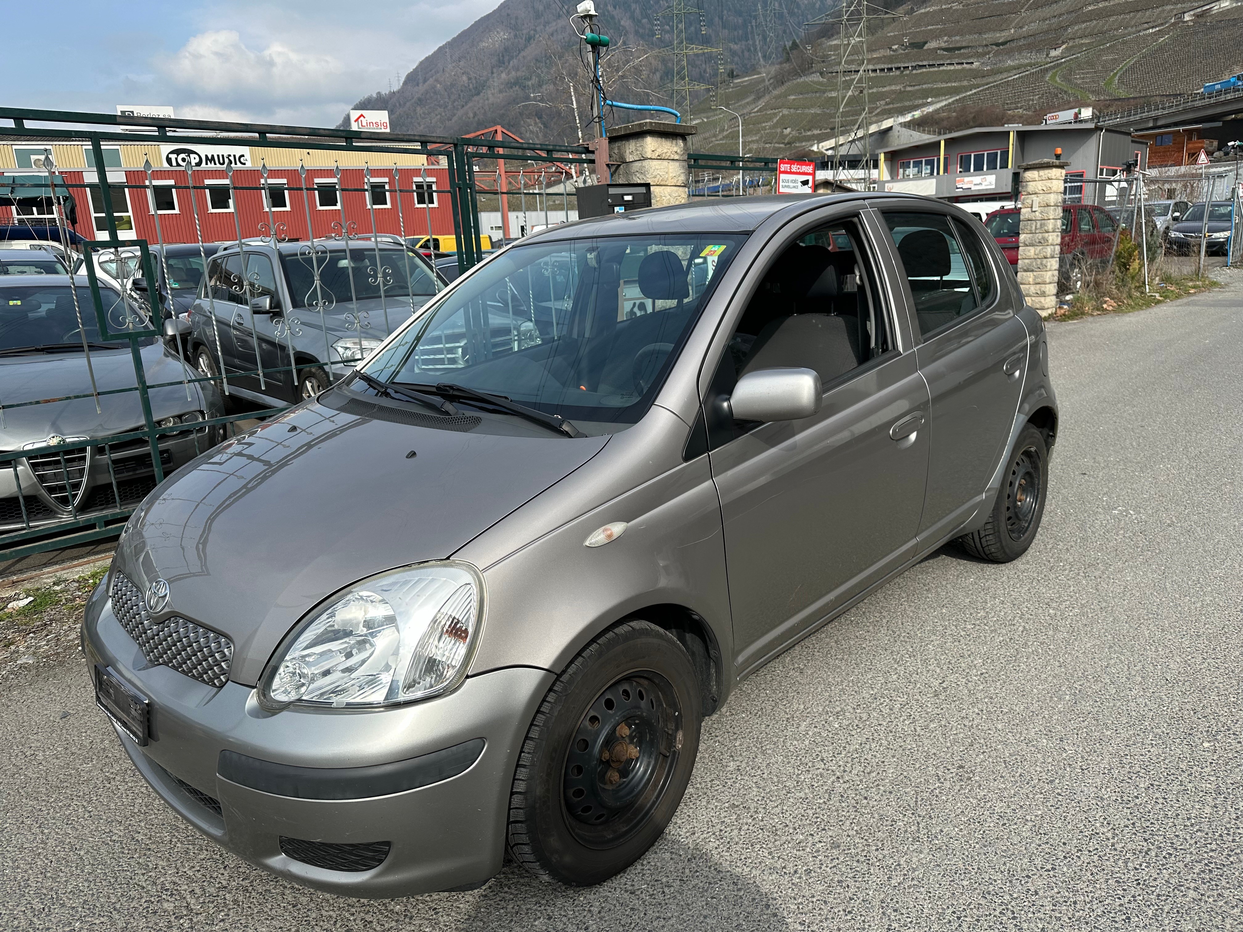 TOYOTA Yaris 1.3 Linea Luna