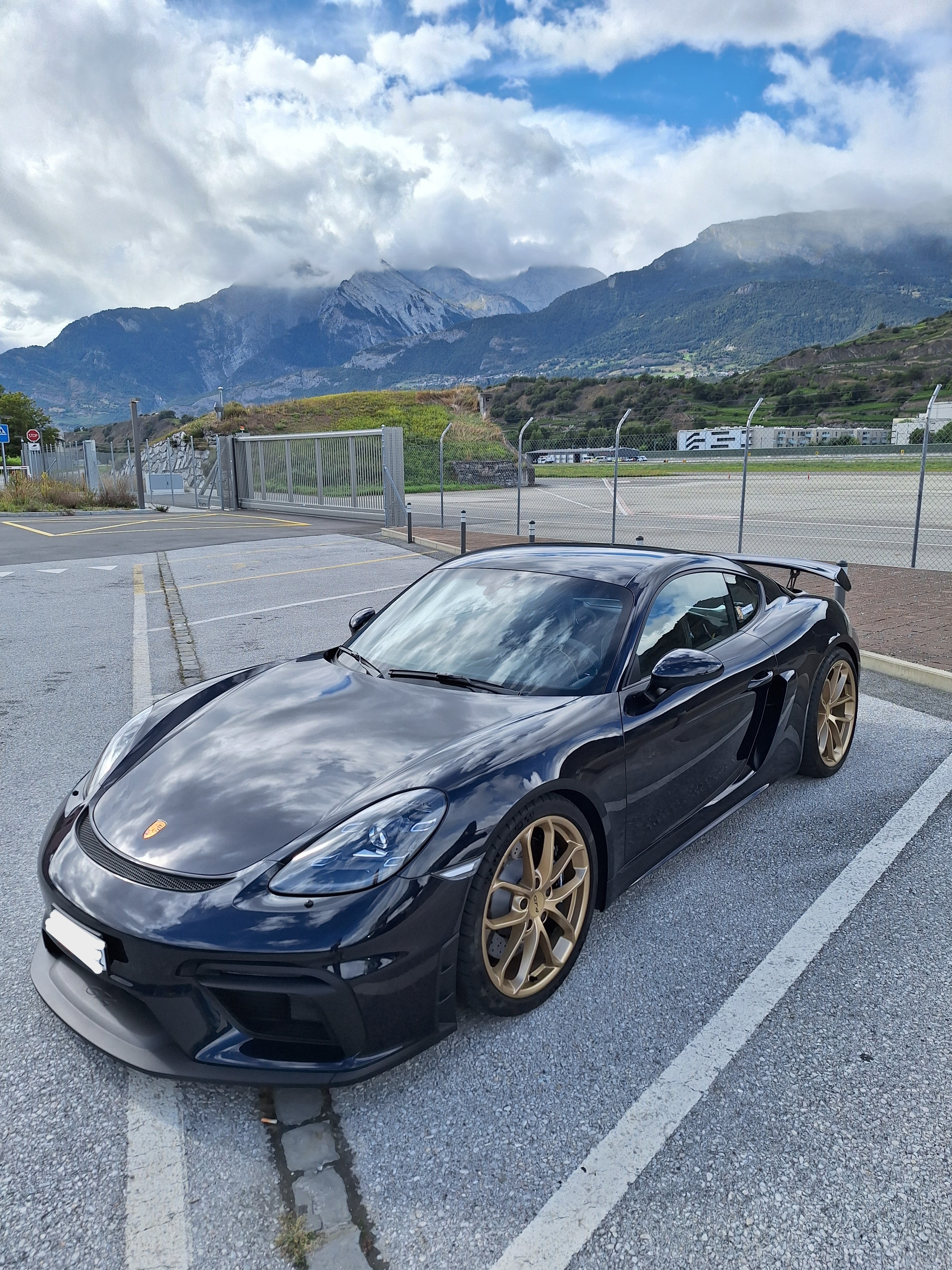 PORSCHE 718 Cayman GT4PDK