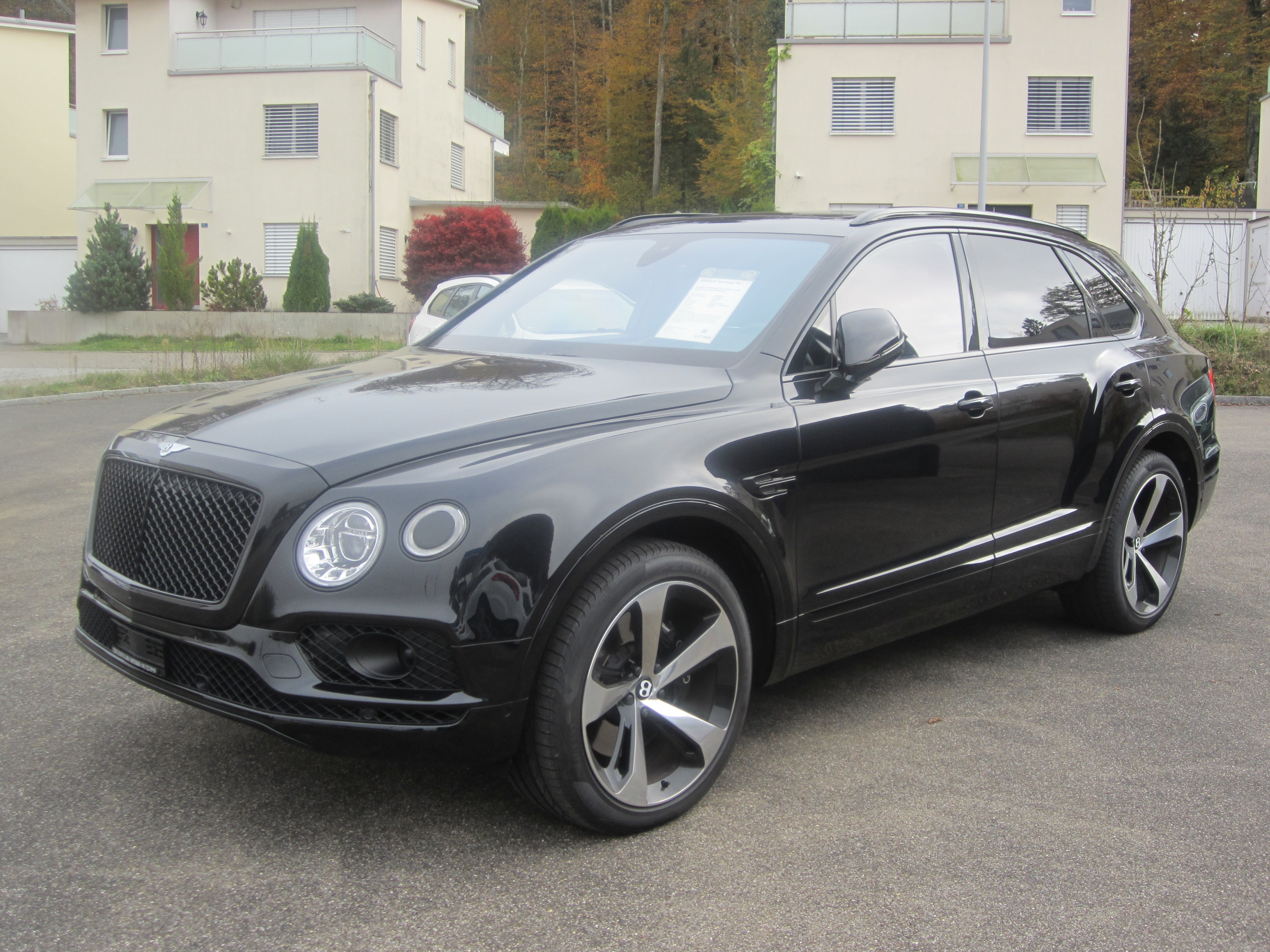 BENTLEY Bentayga V8