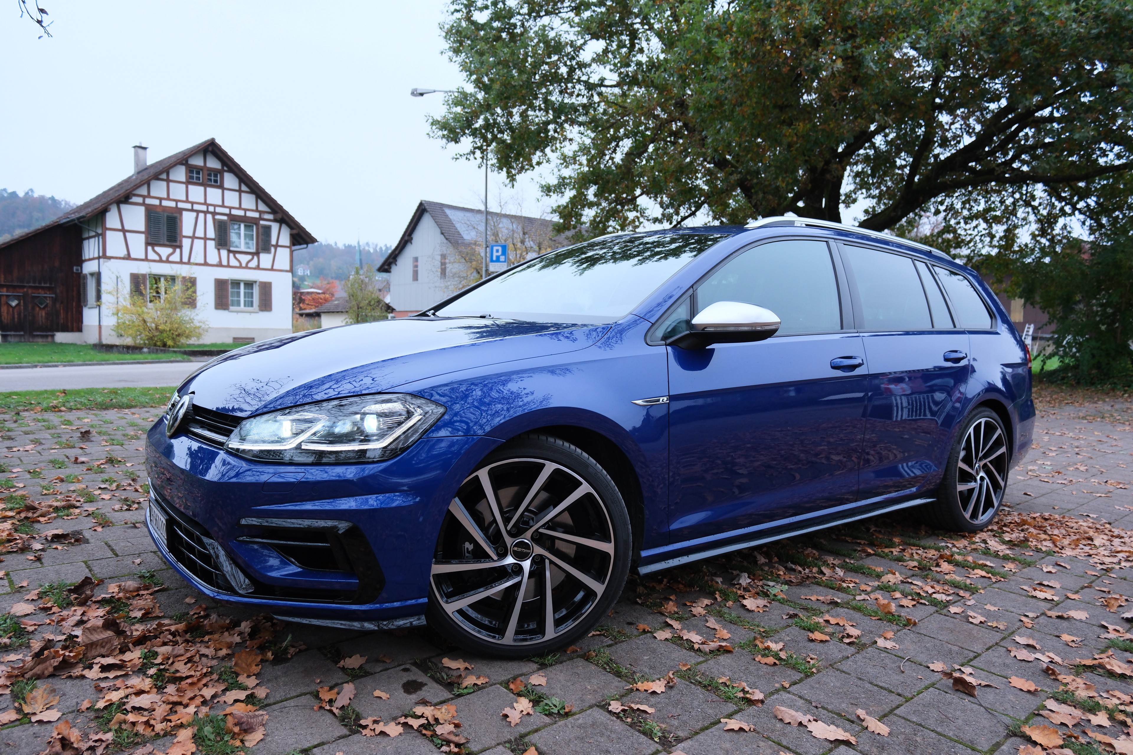 VW Golf Variant 2.0 TSI R 4Motion DSG