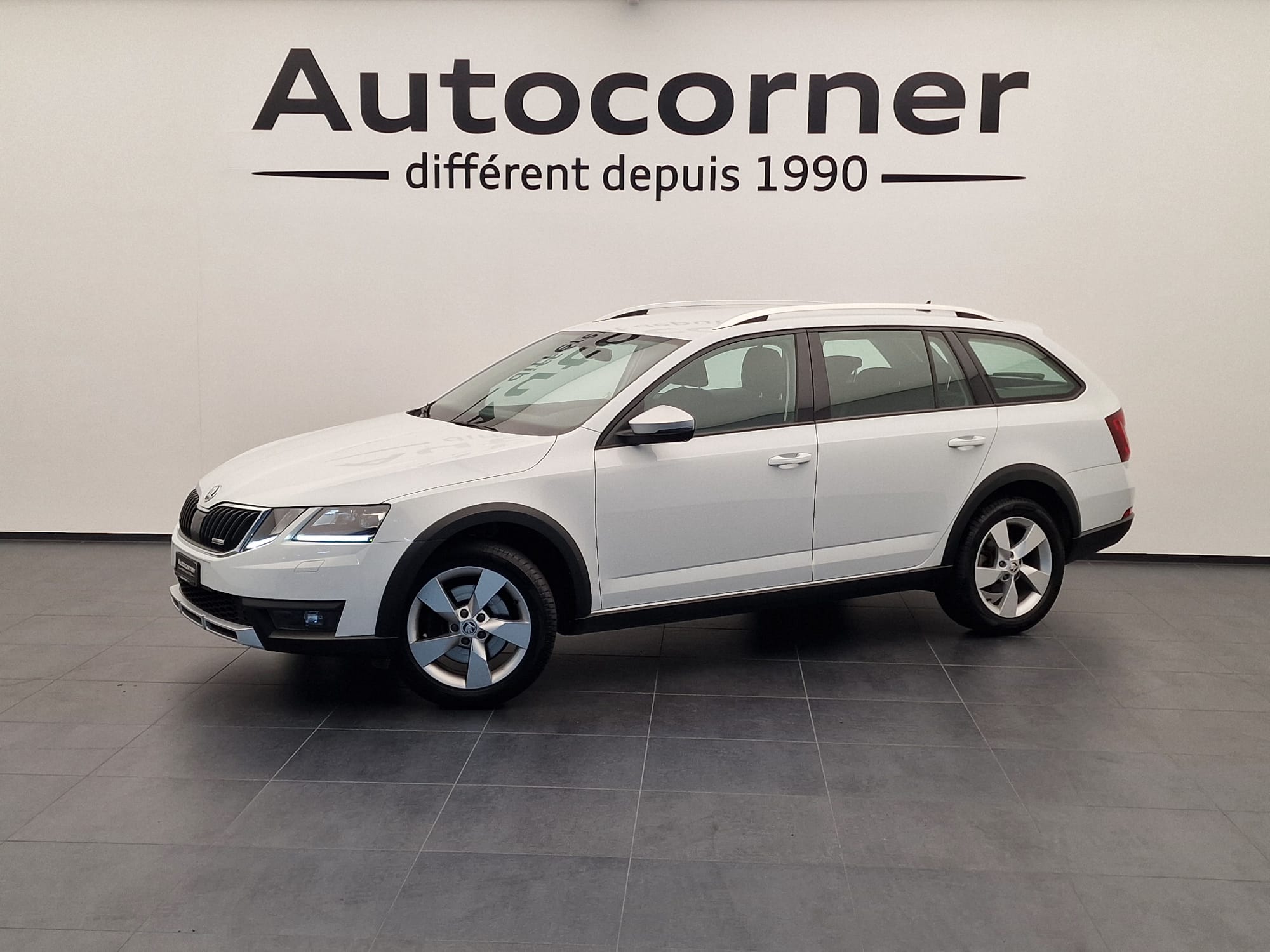 SKODA Octavia Combi 2.0 TSI Scout 4x4 DSG