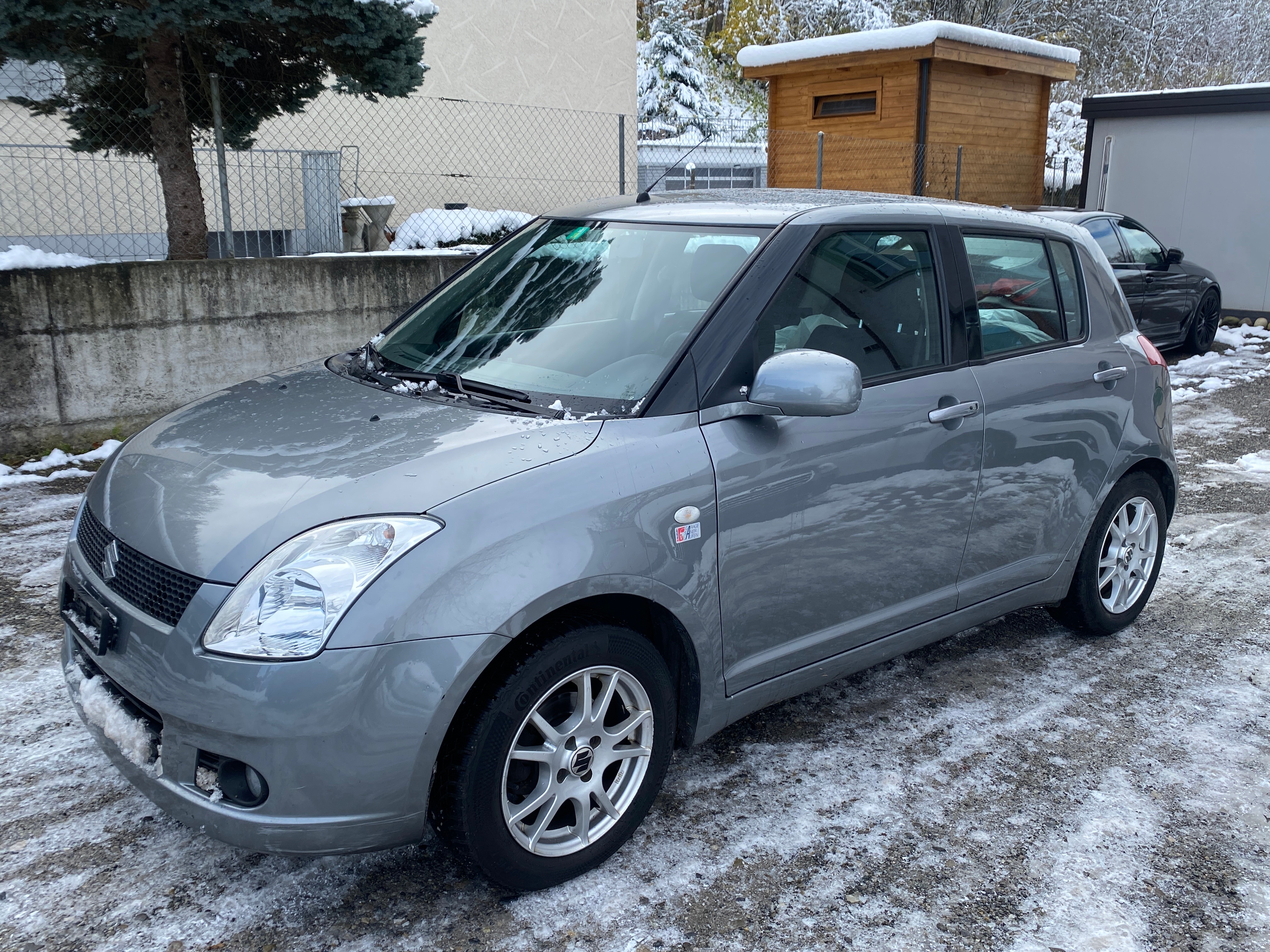 SUZUKI Swift 1.5i 16V VVT GL Top