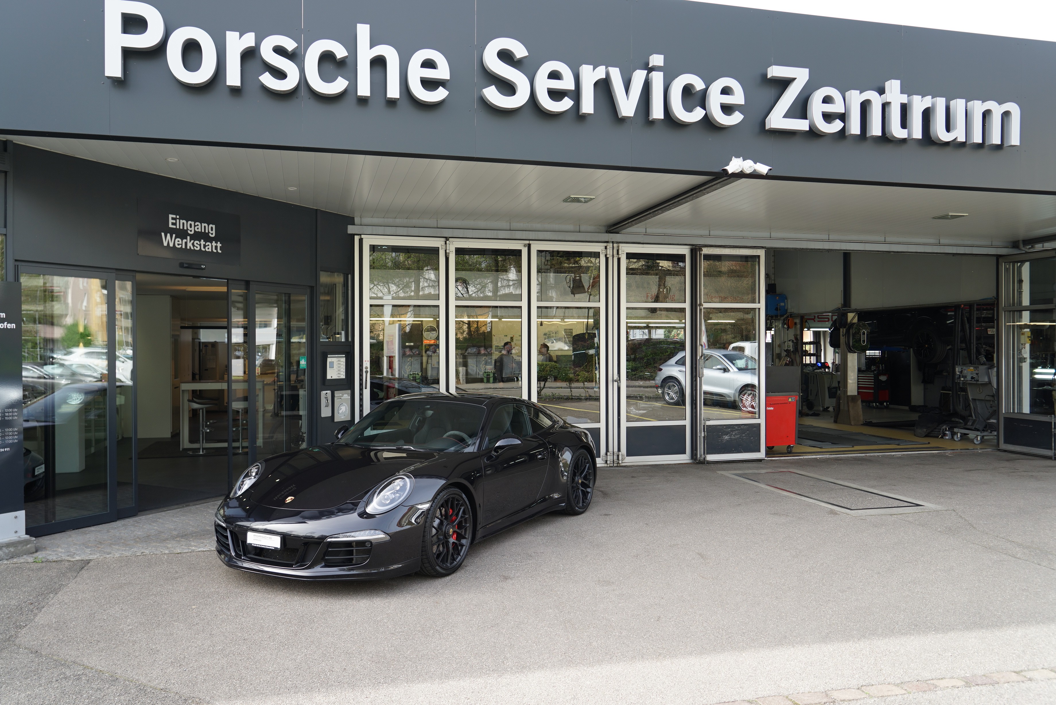 PORSCHE 911 Carrera 4 GTS PDK