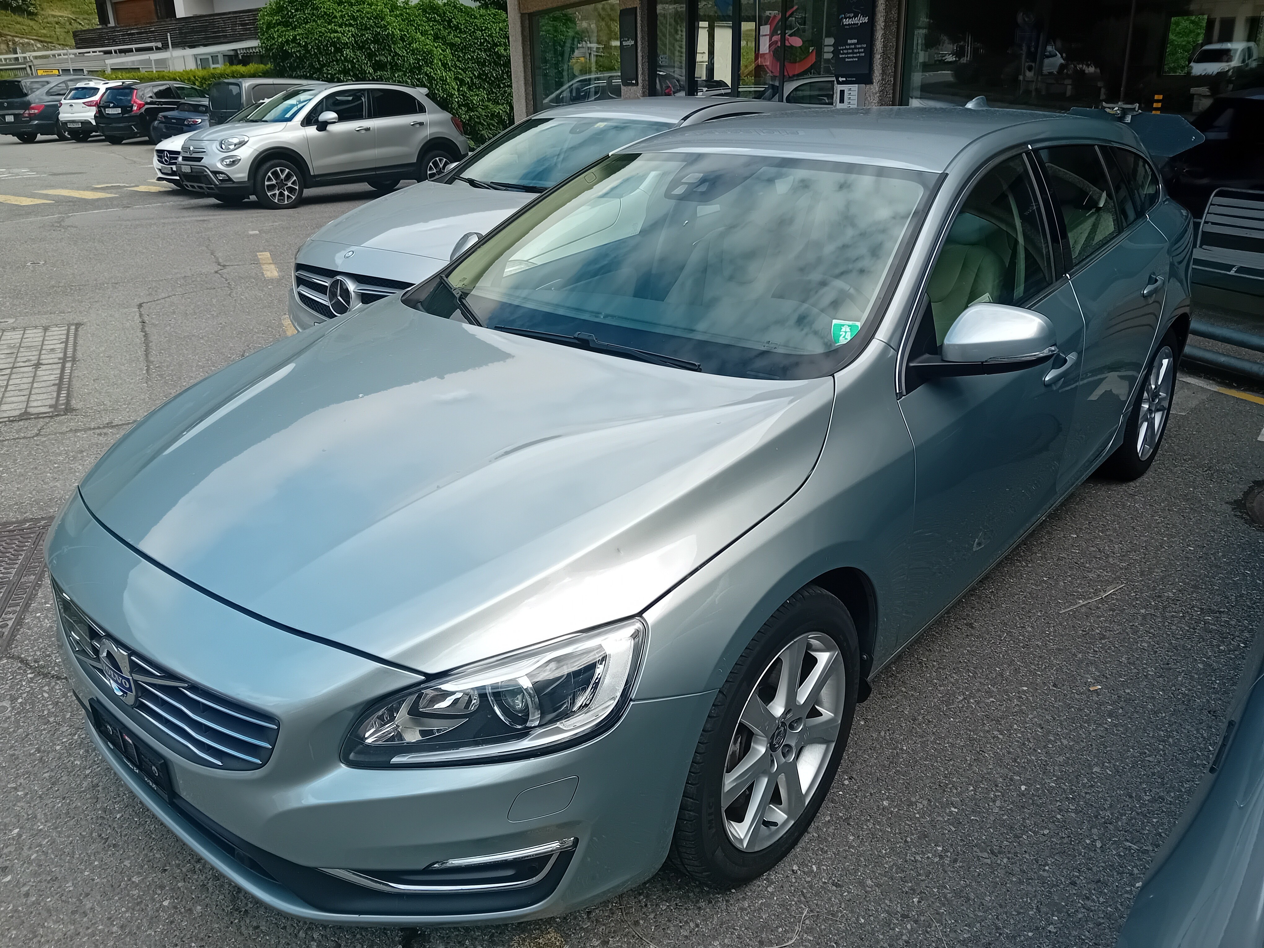 VOLVO V60 D5 Kinetic Geartronic