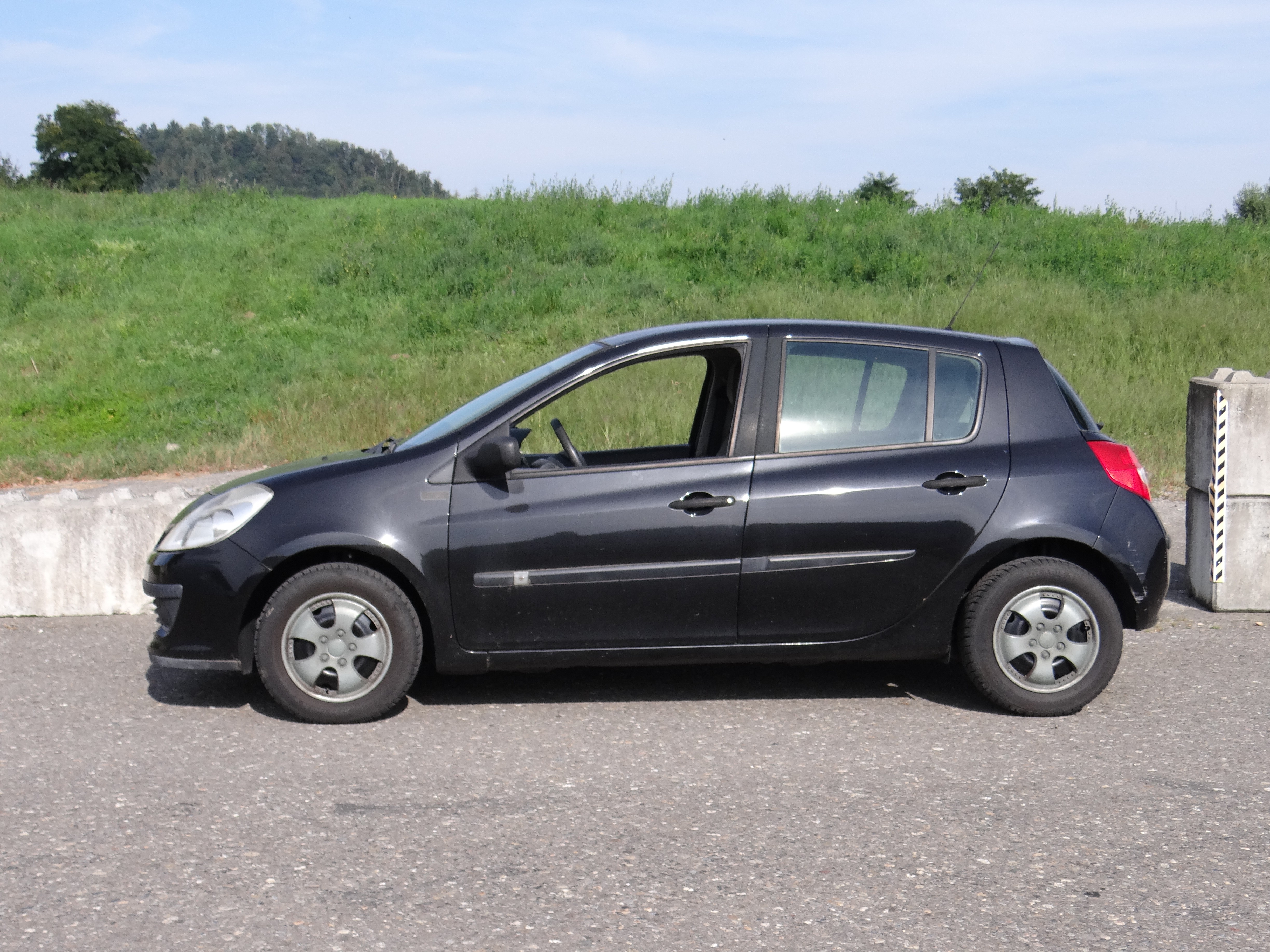 RENAULT Clio 1.4 16V Dynamique