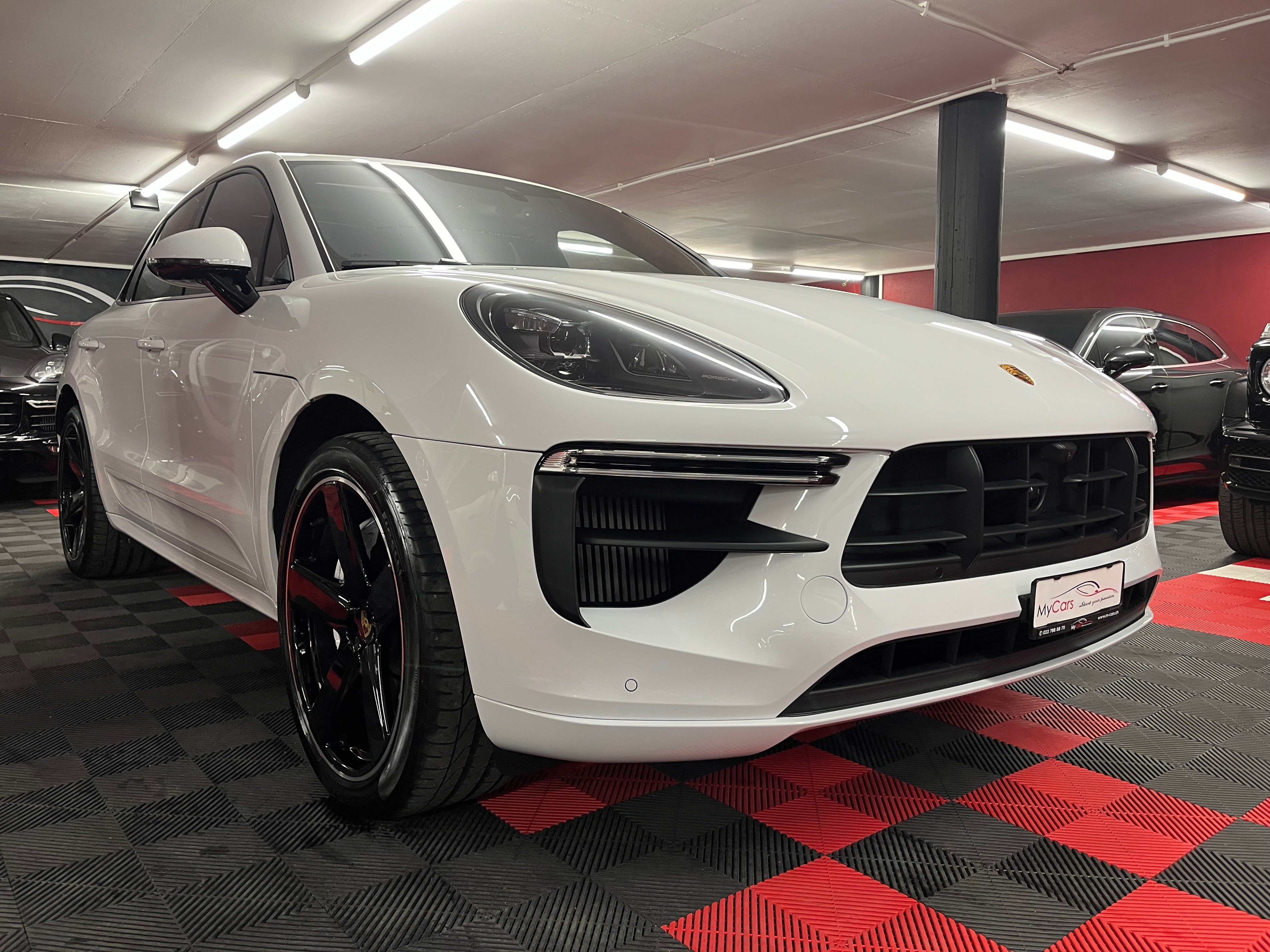 PORSCHE Macan Turbo PDK