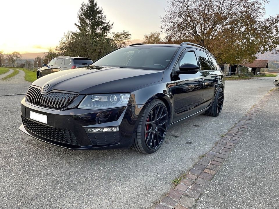 SKODA Octavia Combi 2.0 TSI RS