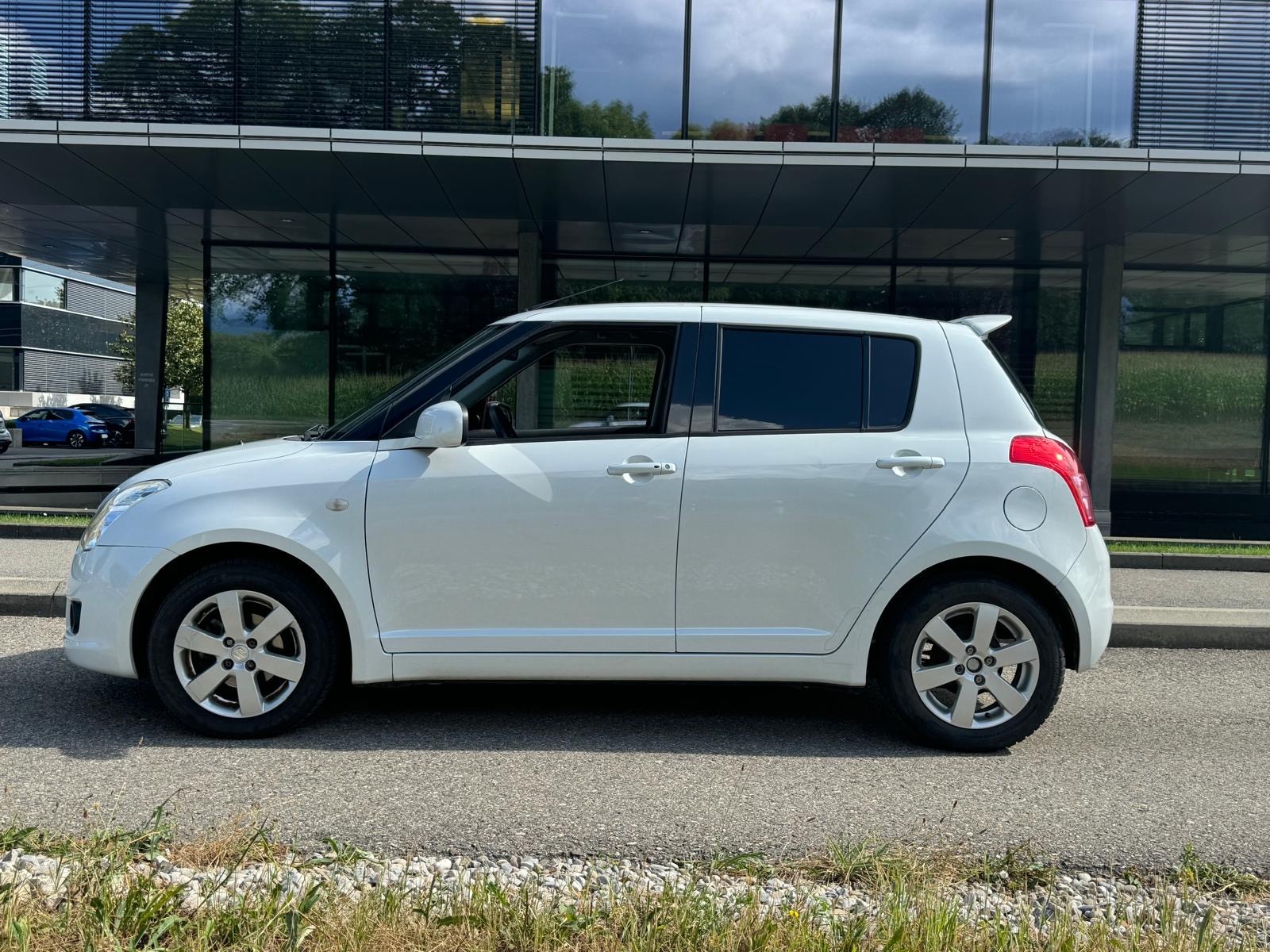 SUZUKI Swift 1.3i 16V GL Top