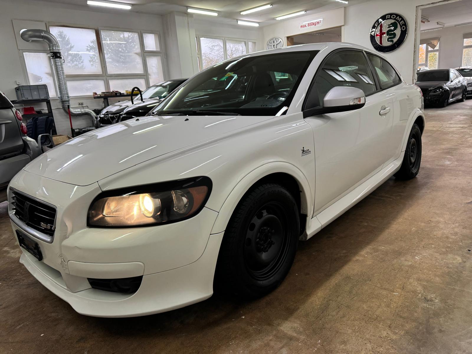 VOLVO C30 1.6 R-design