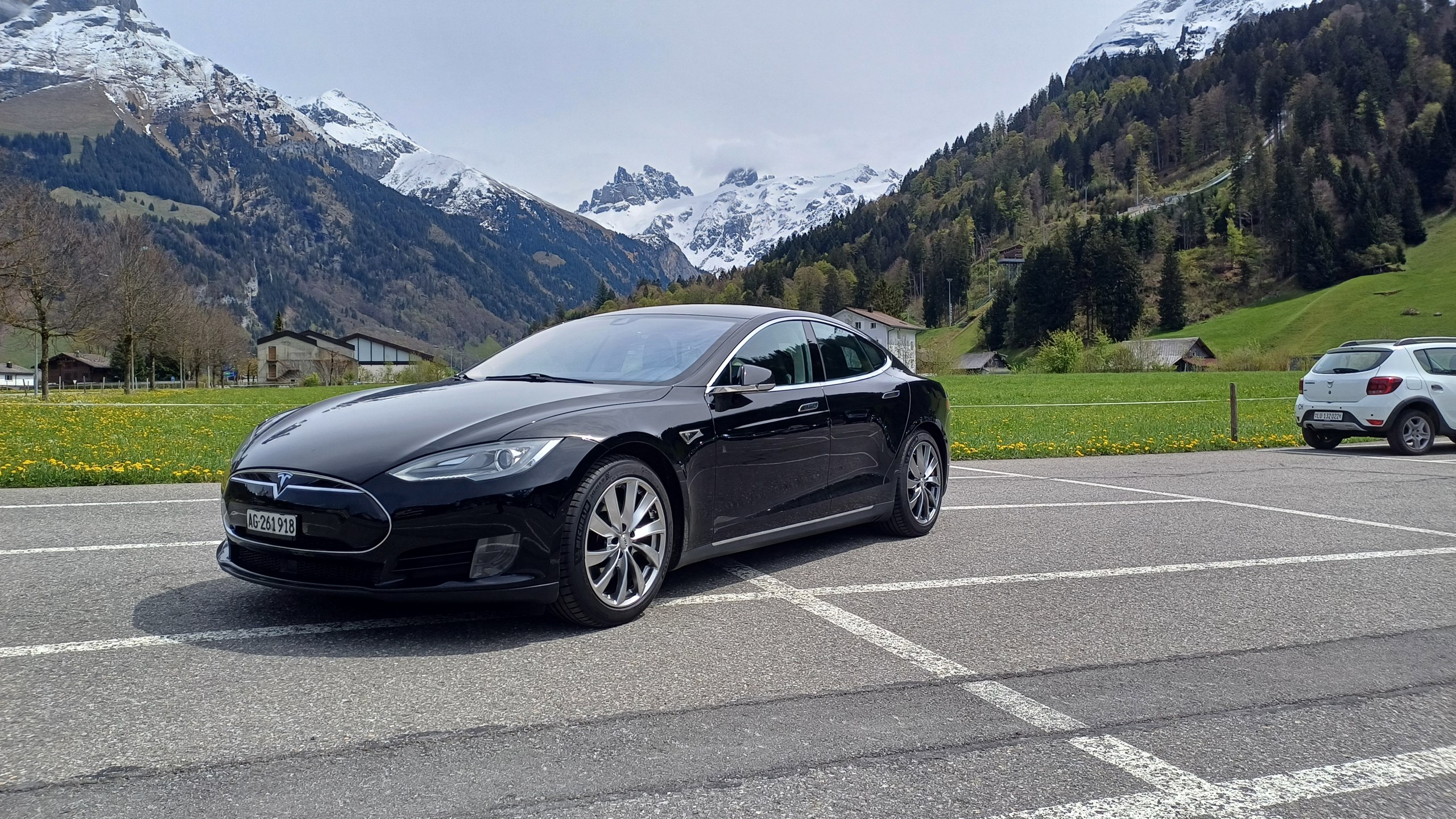 TESLA Model S 85 D