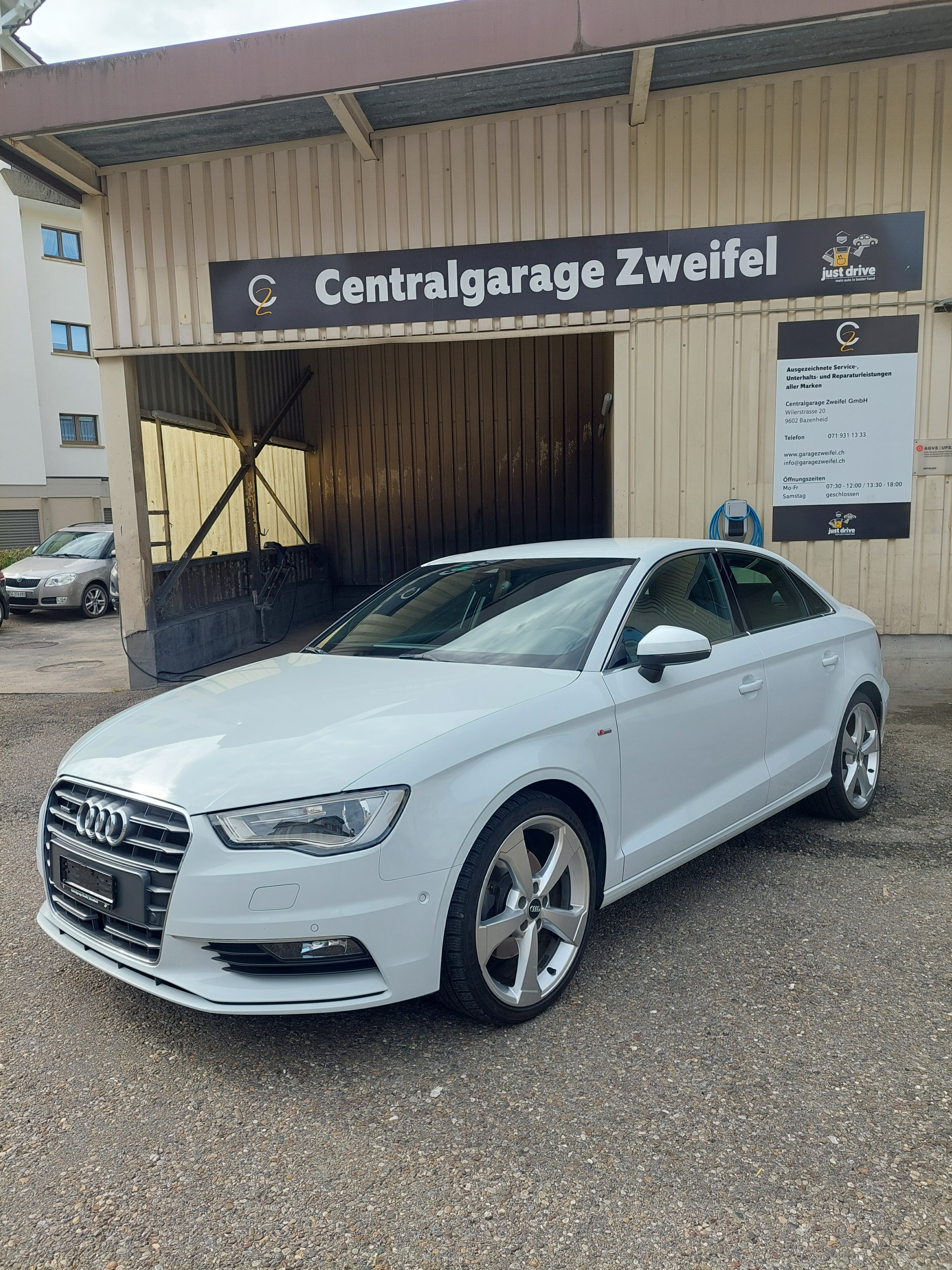 AUDI A3 Sedan 1.8 TFSI Attraction quattro S-tronic