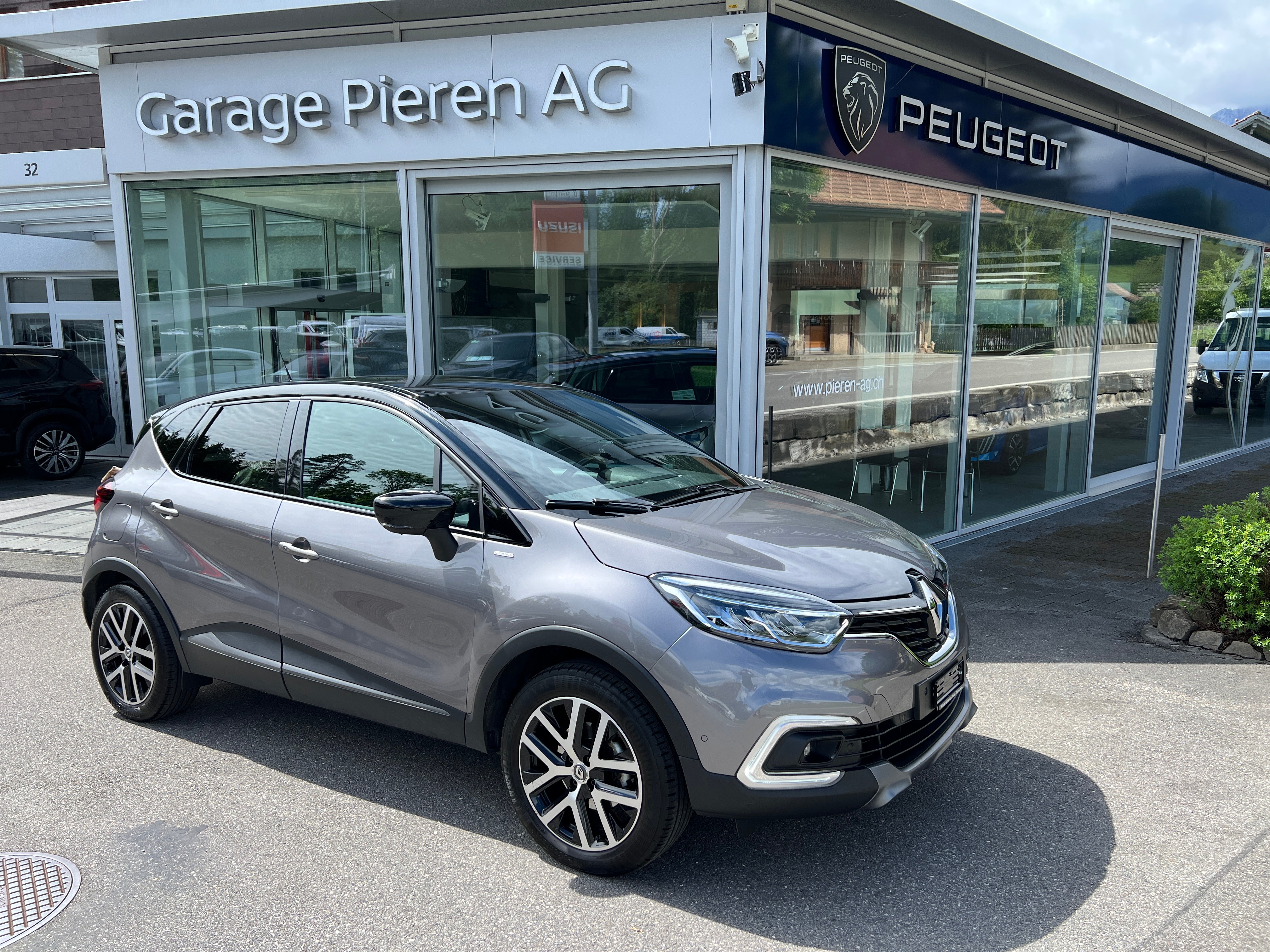 RENAULT Captur 1.3T S-Edition Automat mit Anhängerkugel und Winterräder