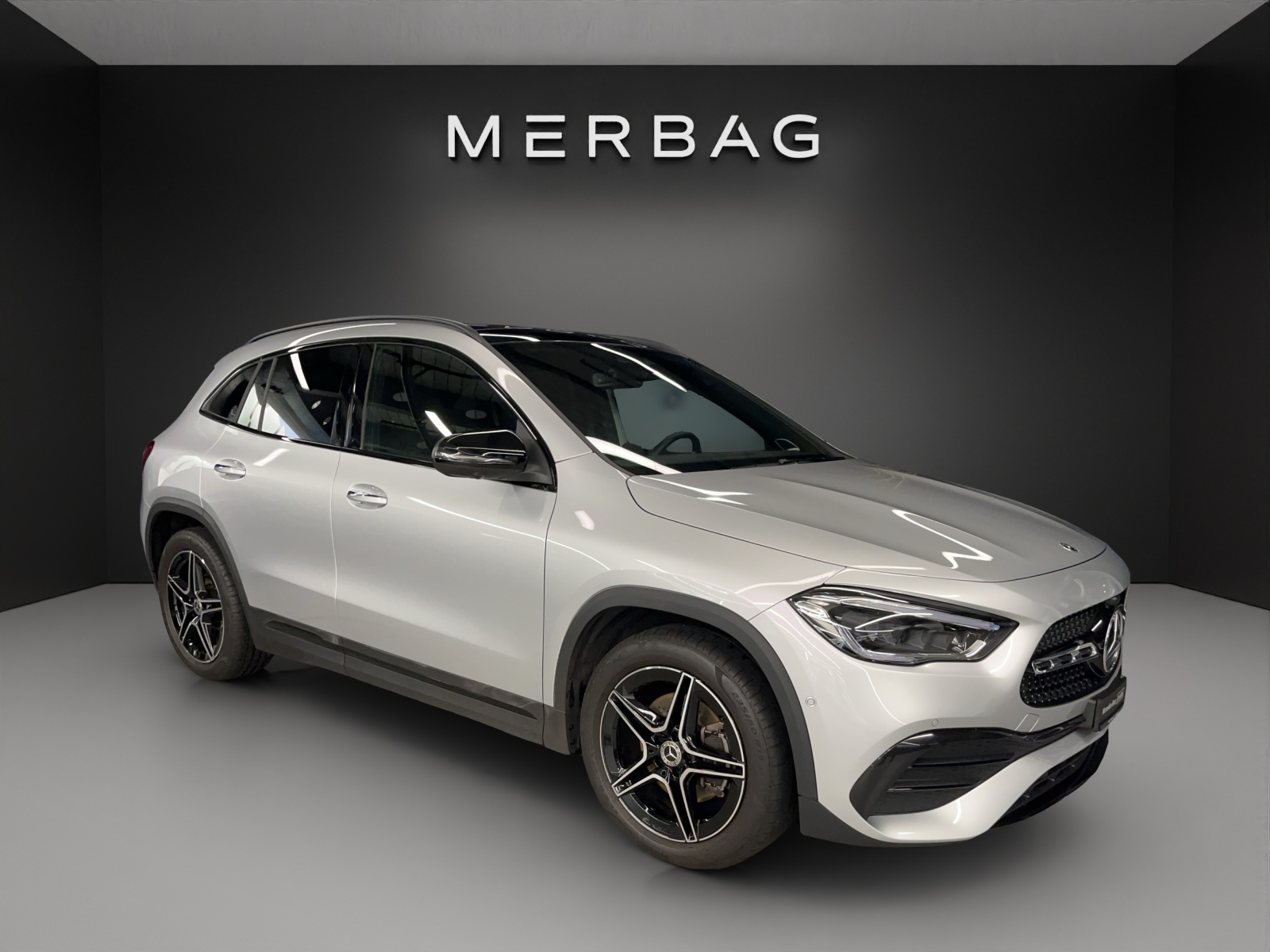 MERCEDES-BENZ GLA 200 AMG Line 7G-DCT