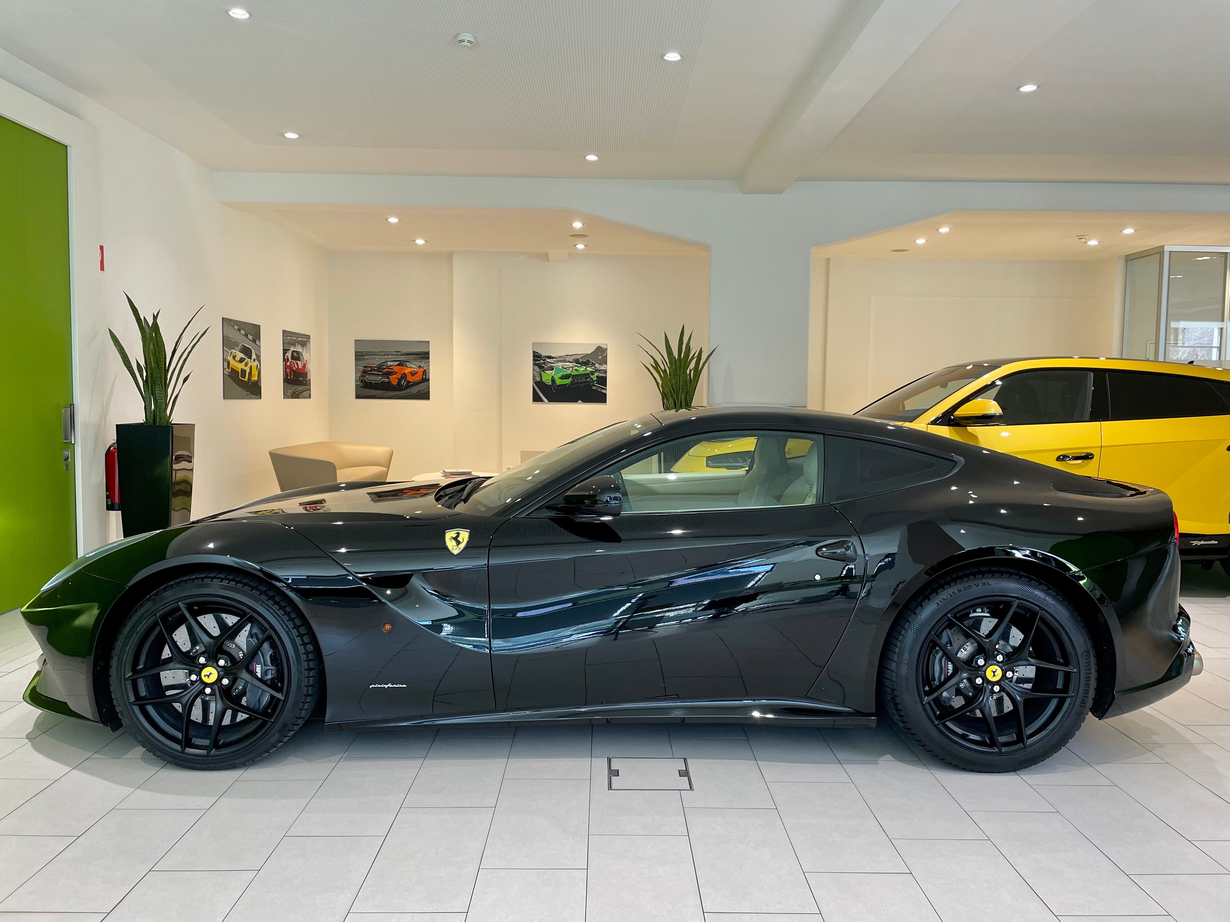 FERRARI F12 Berlinetta