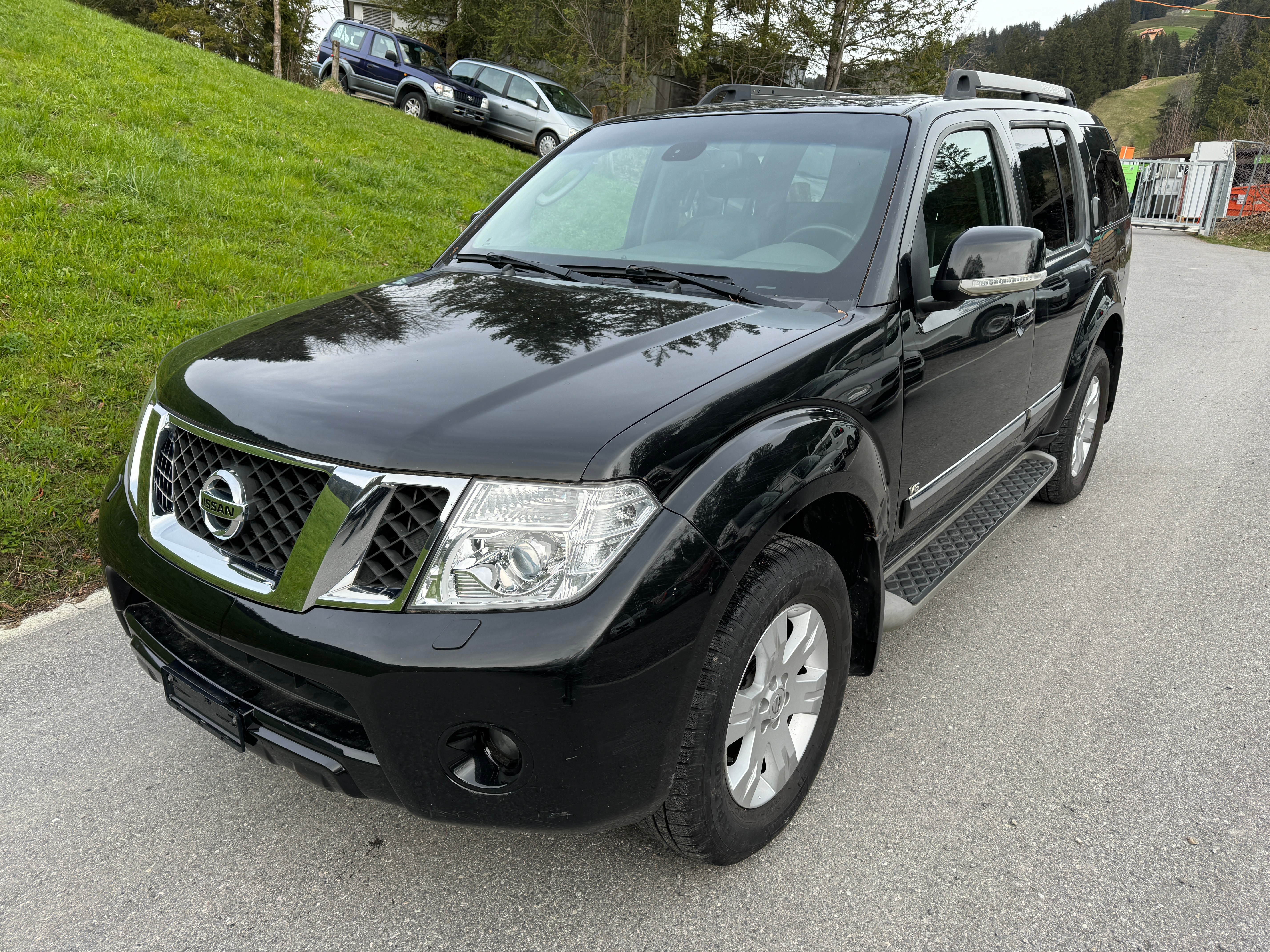 NISSAN Pathfinder 3.0 dCi LE Automatic