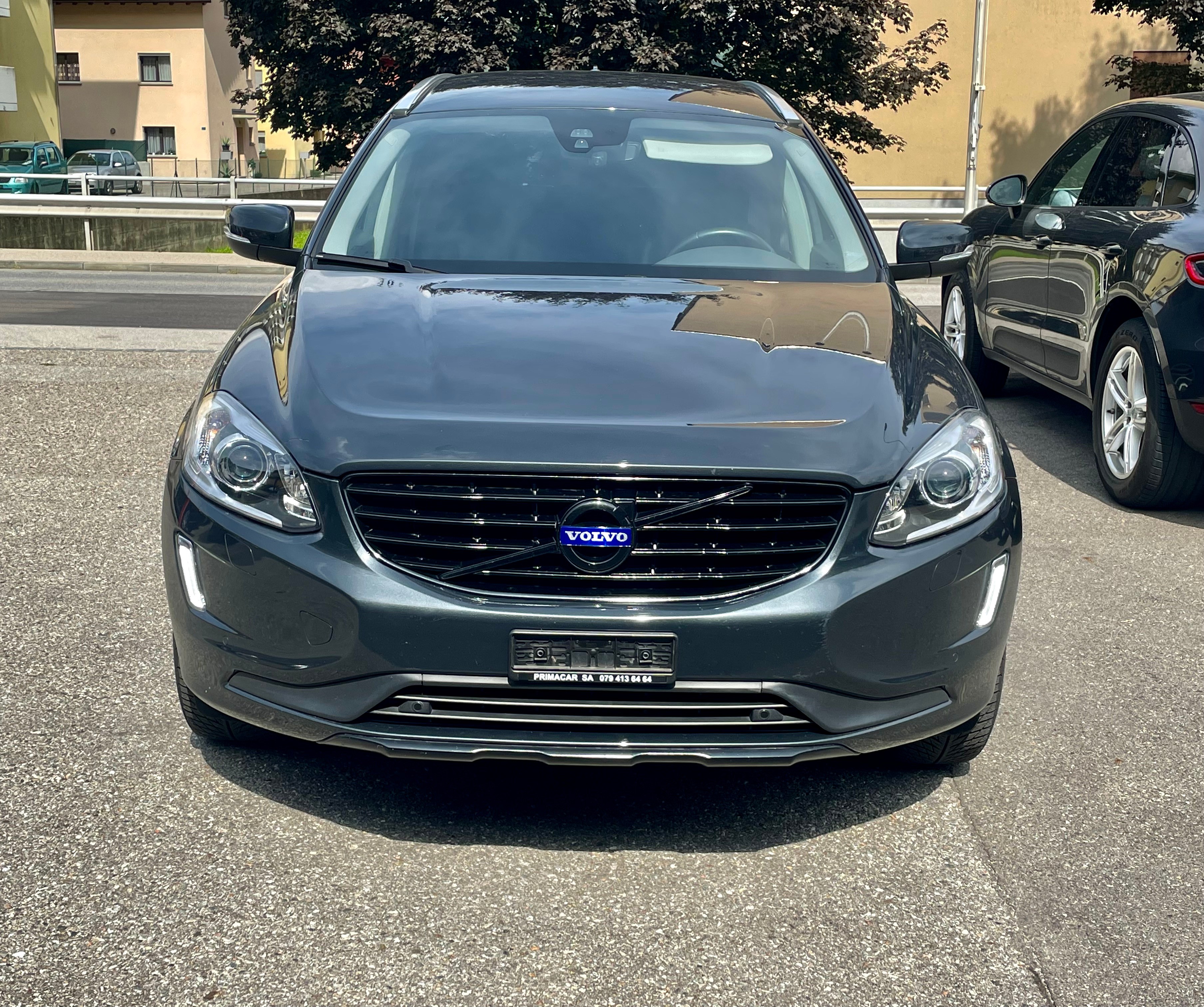 VOLVO XC60 D4 AWD Kinetic R-Design Geartronic