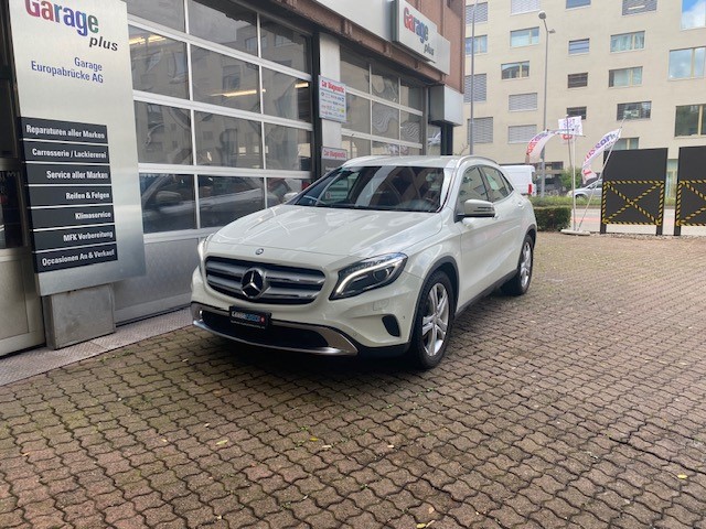 MERCEDES-BENZ GLA 220 d 4Matic 7G-DCT