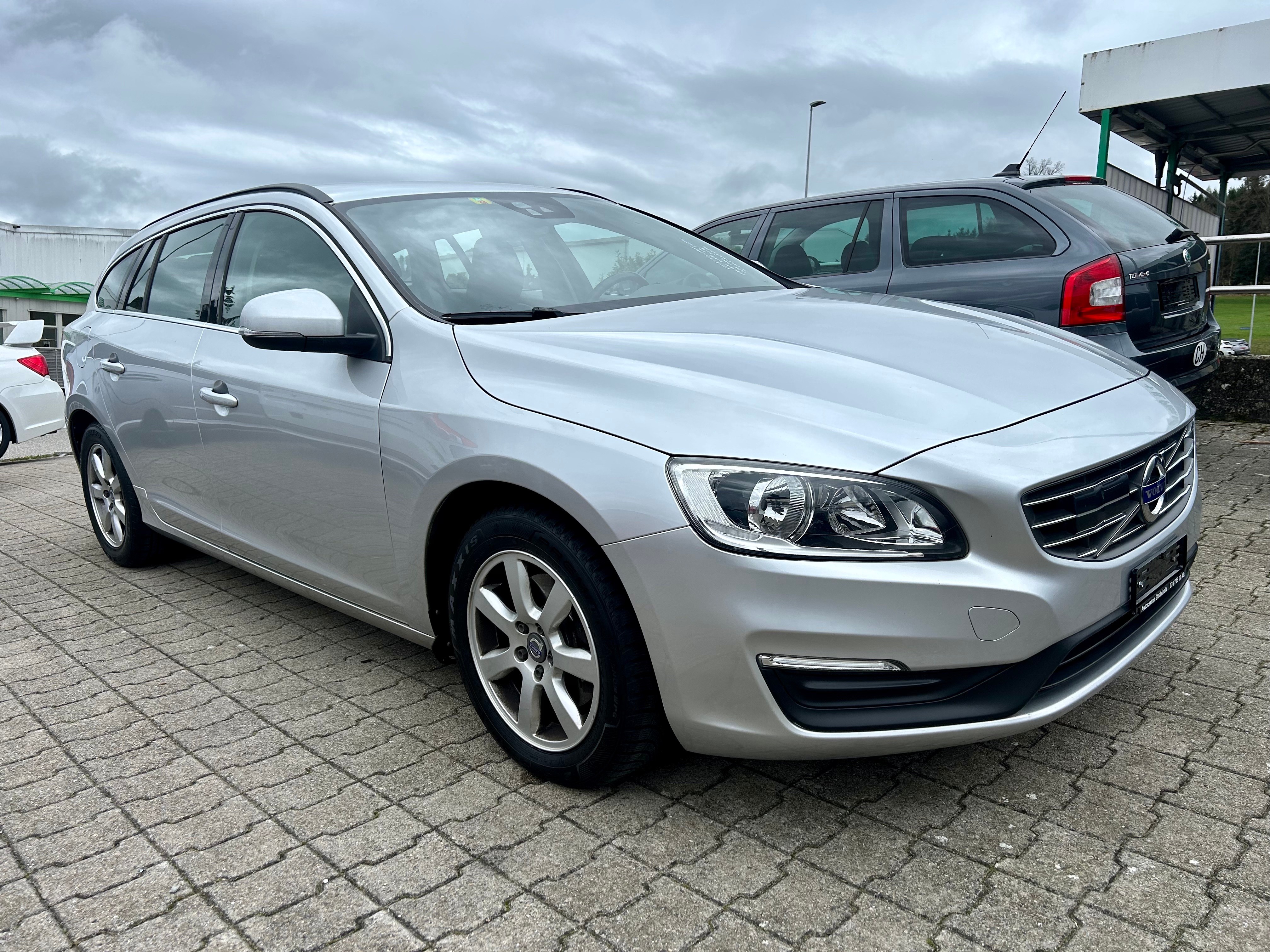 VOLVO V60 D3 Momentum Geartronic