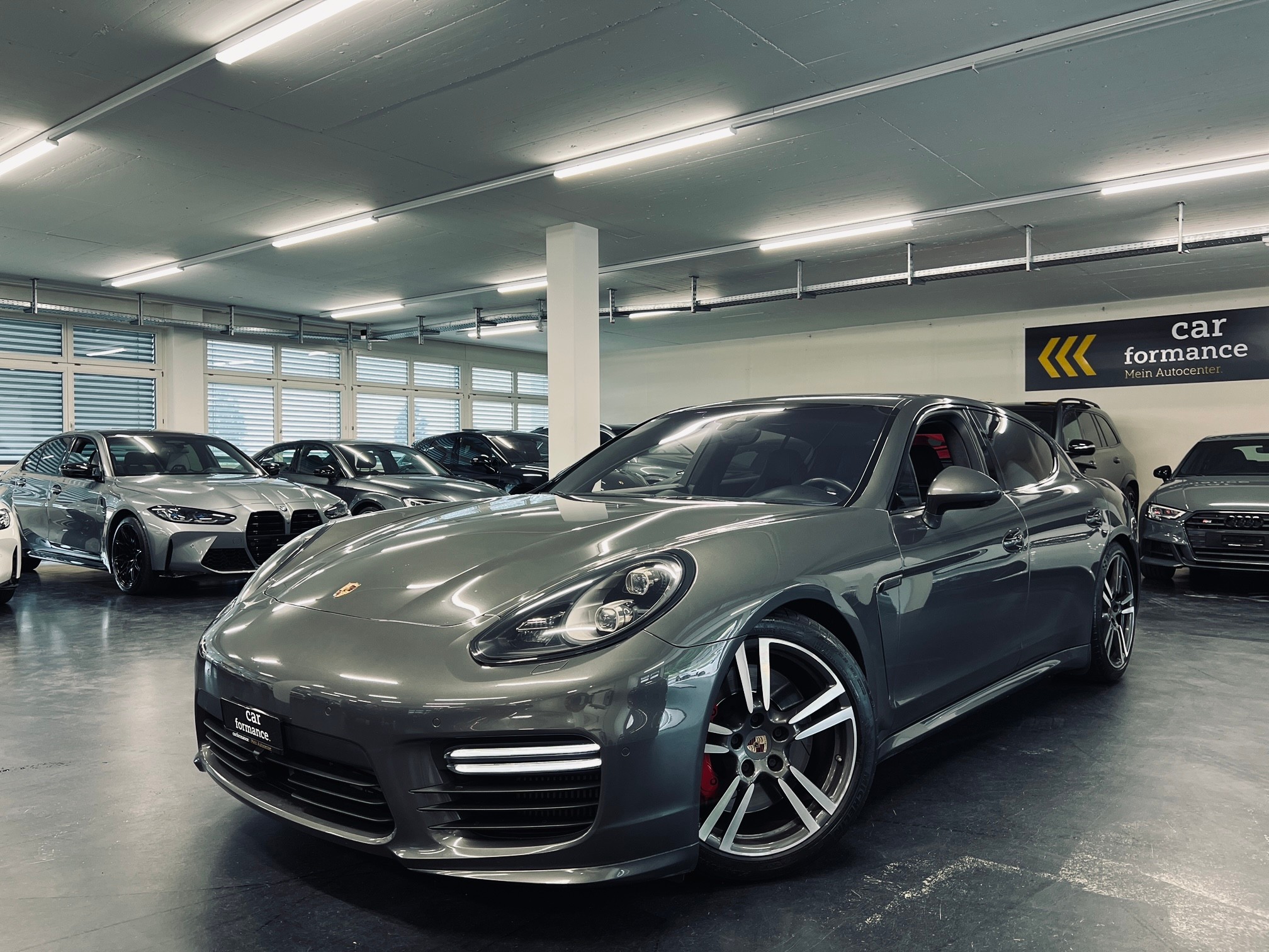 PORSCHE Panamera 4.8 V8 Turbo PDK