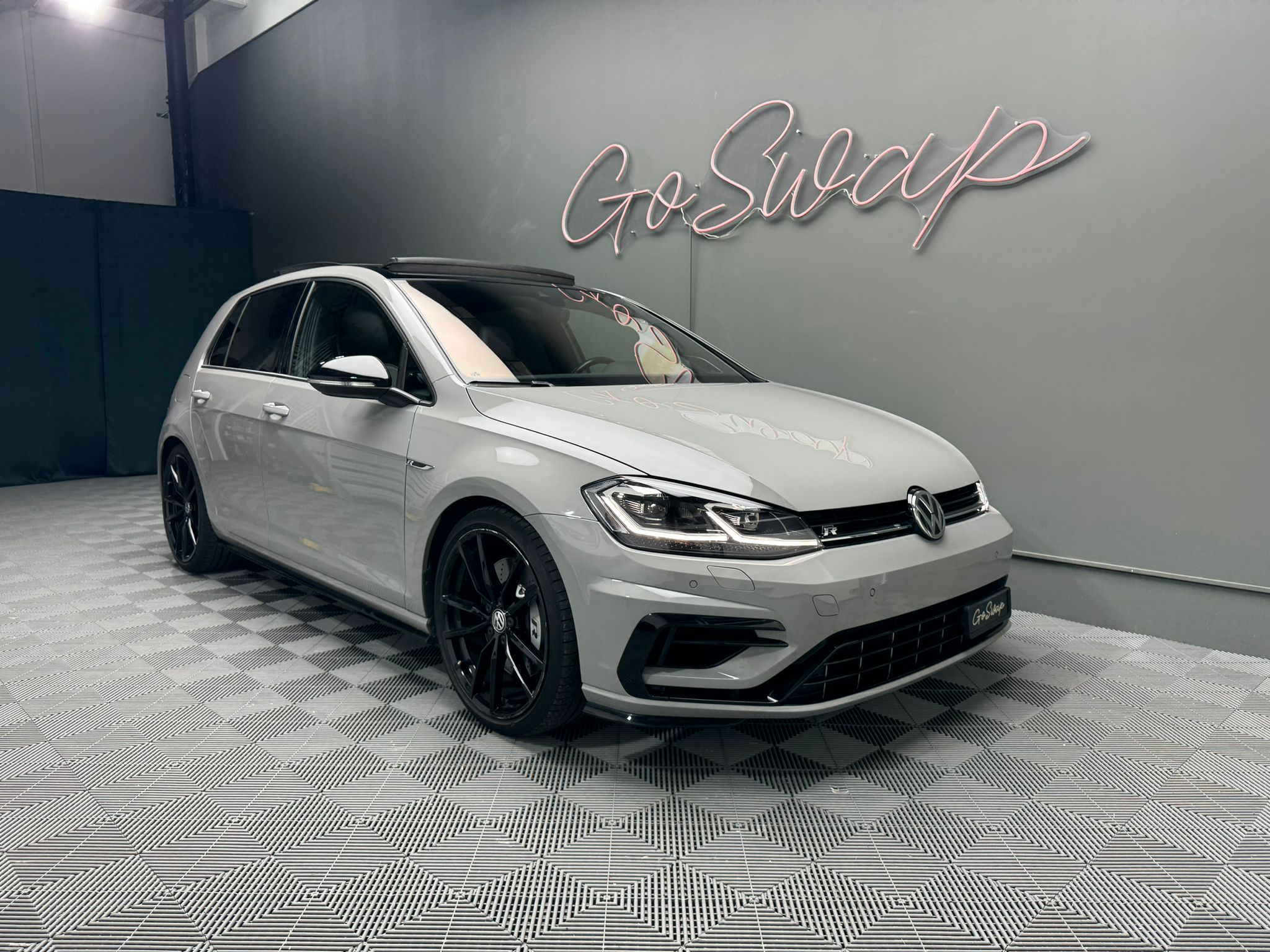 VW Golf 2.0 TSI R 4Motion DSG Akrapovic Toit ouvrant Dynaudio