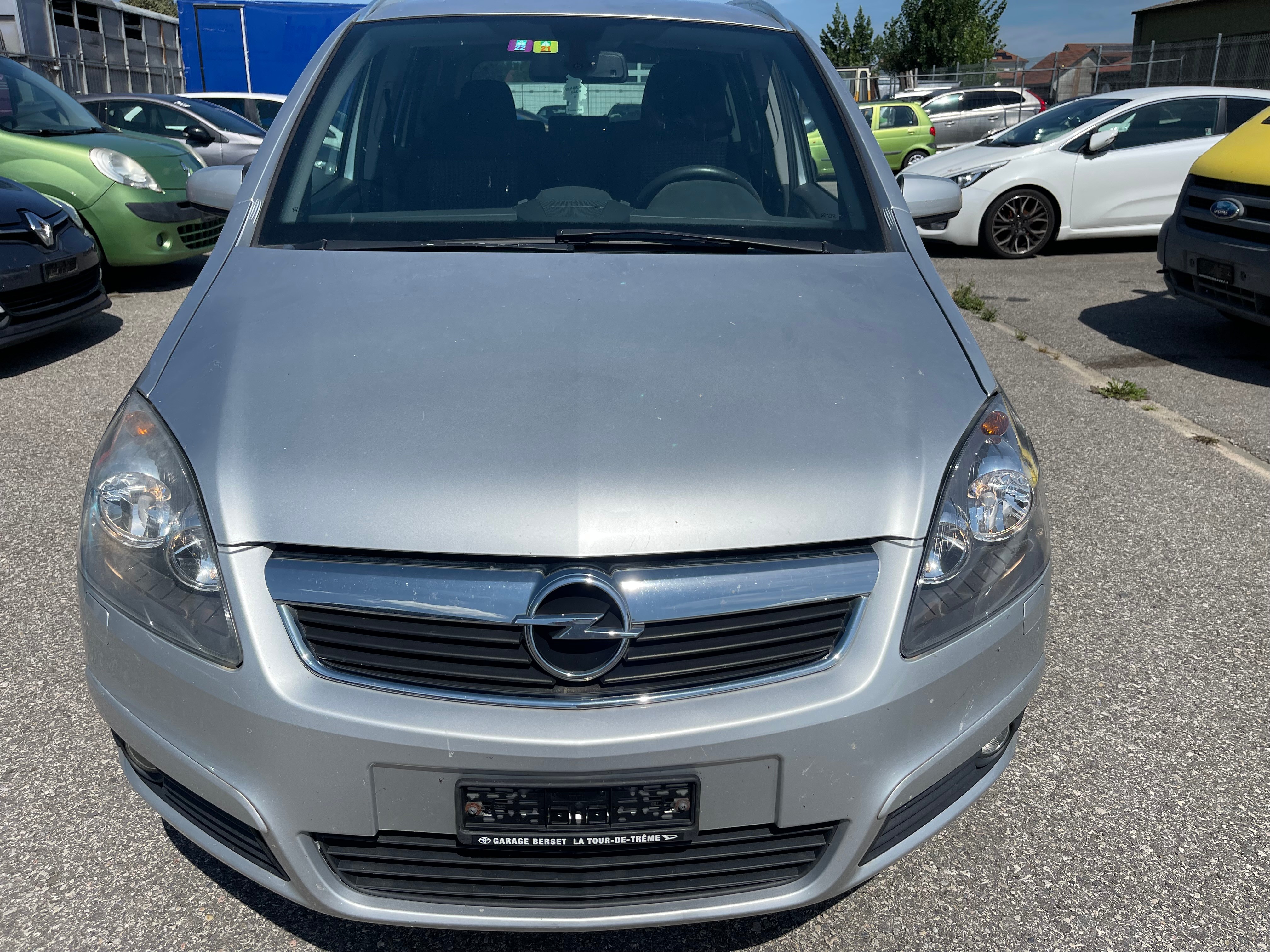 OPEL Zafira 1.9 CDTI (Essentia)