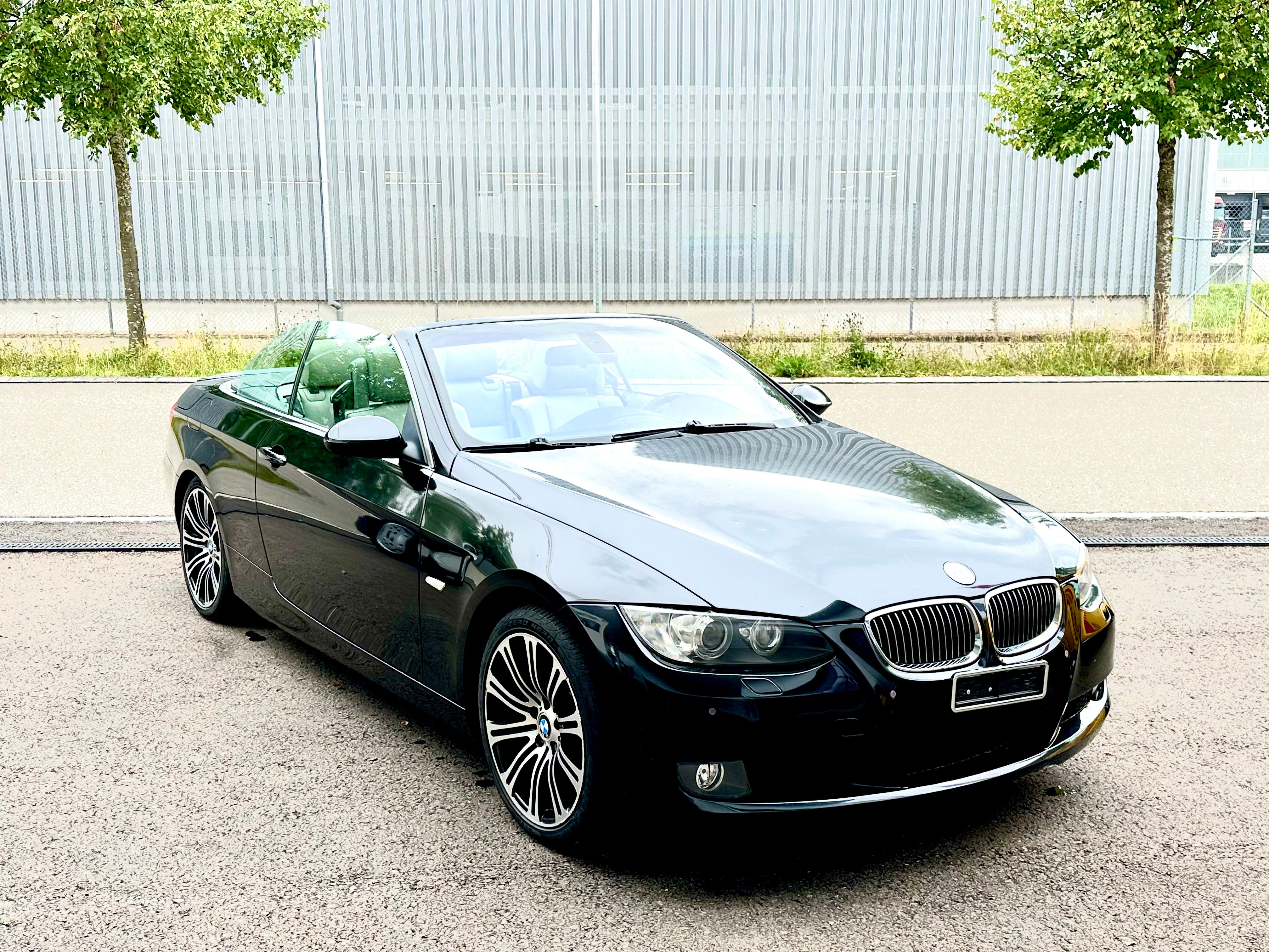 BMW 325i 220PS Cabriolet Steptronic