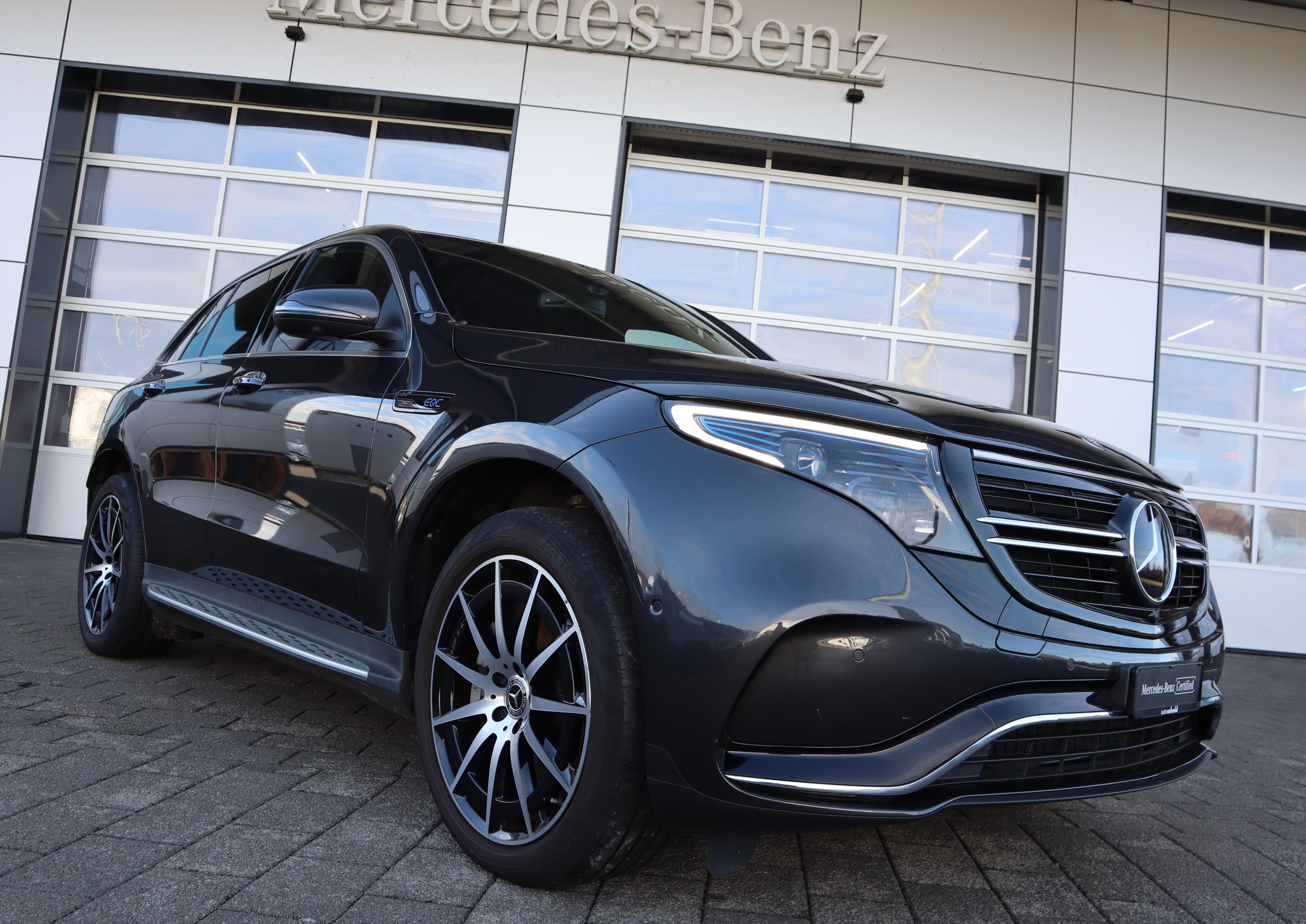 MERCEDES-BENZ EQC 400 AMG Line 4Matic