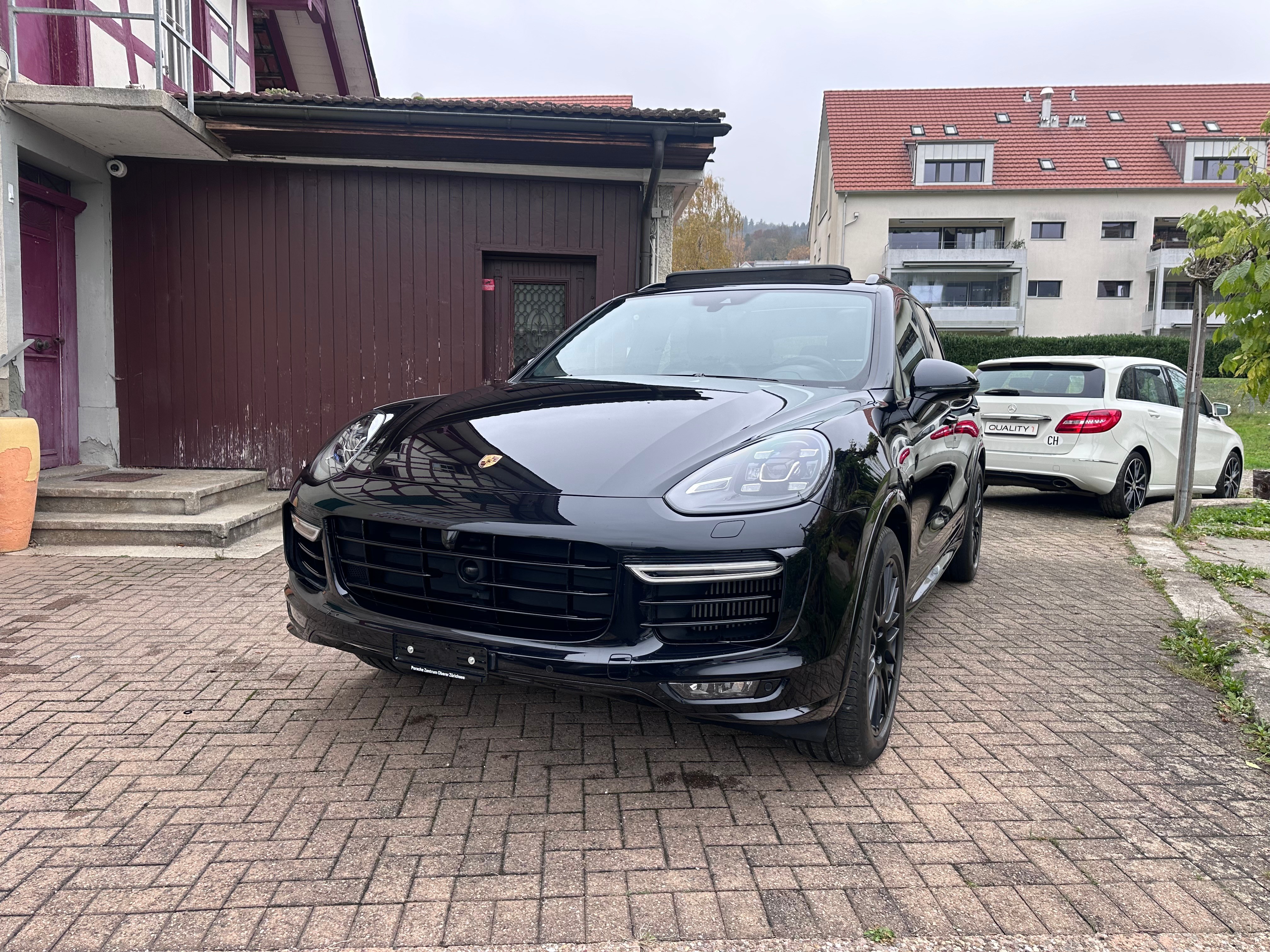 PORSCHE Cayenne GTS