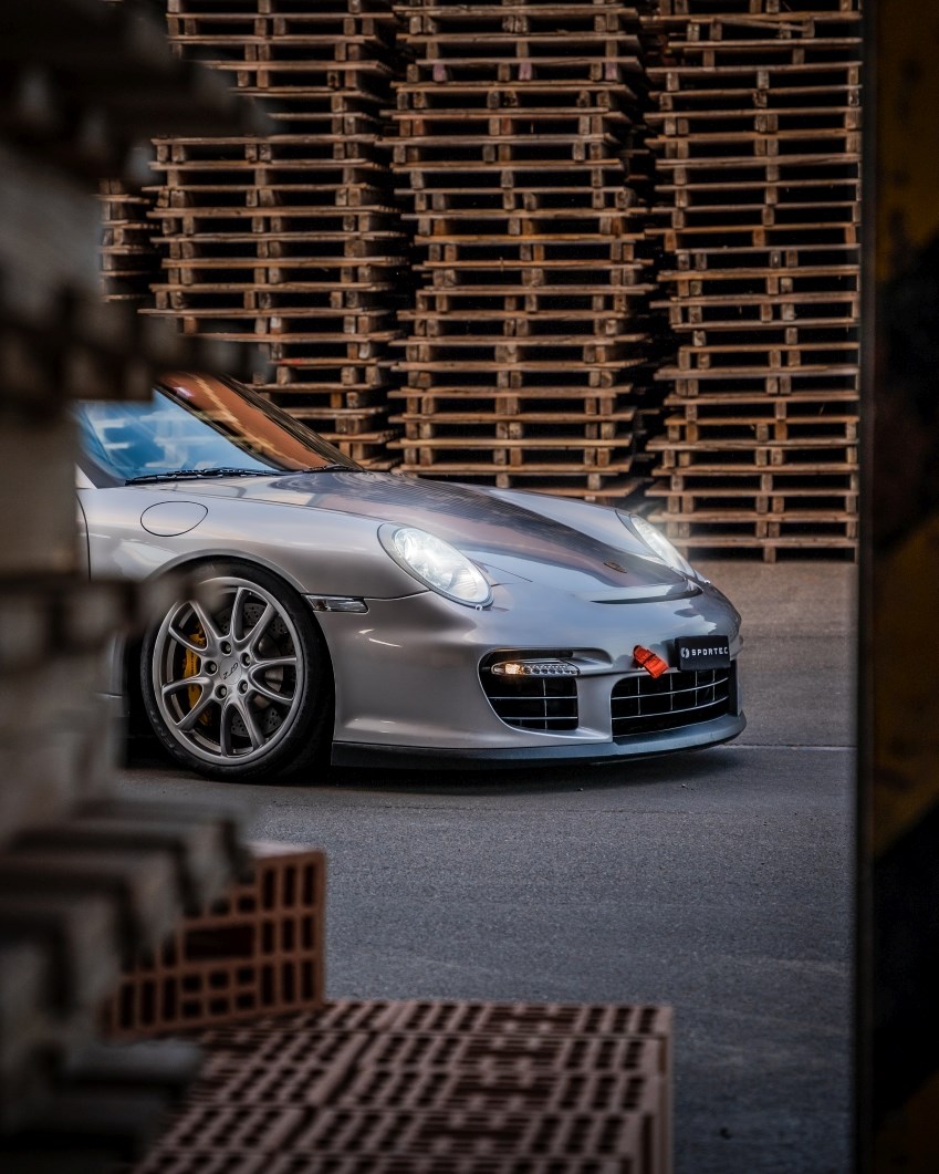 PORSCHE 911 GT2