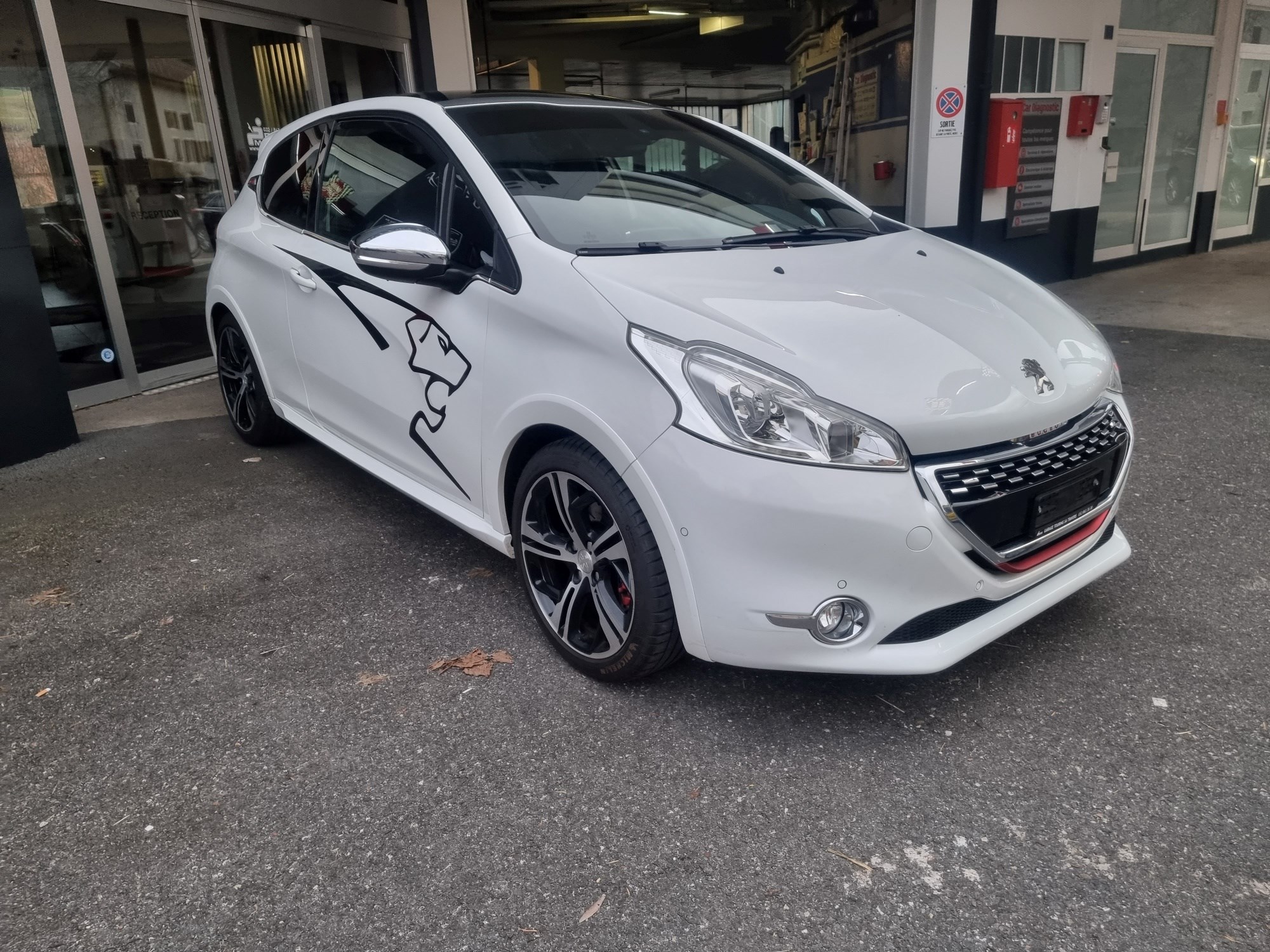 PEUGEOT 208 1.6 Turbo GTi