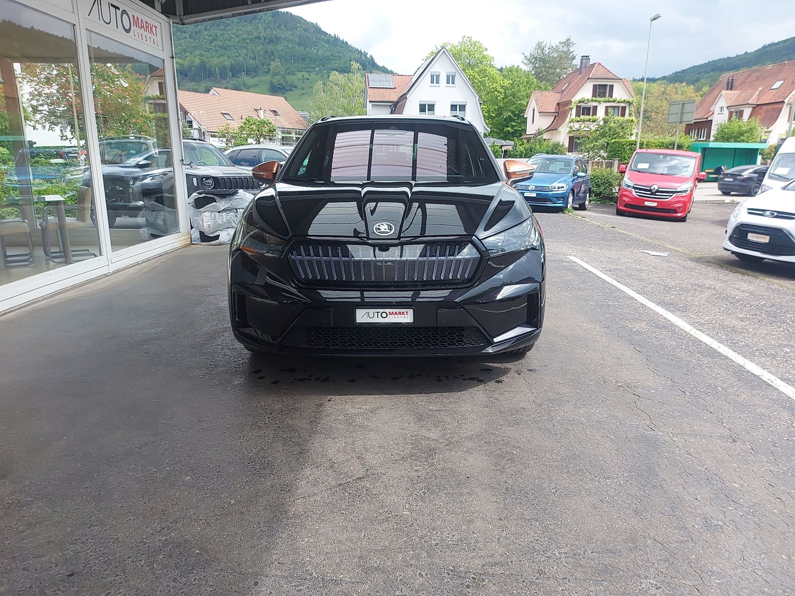 SKODA Enyaq iV 80x Founders Edition