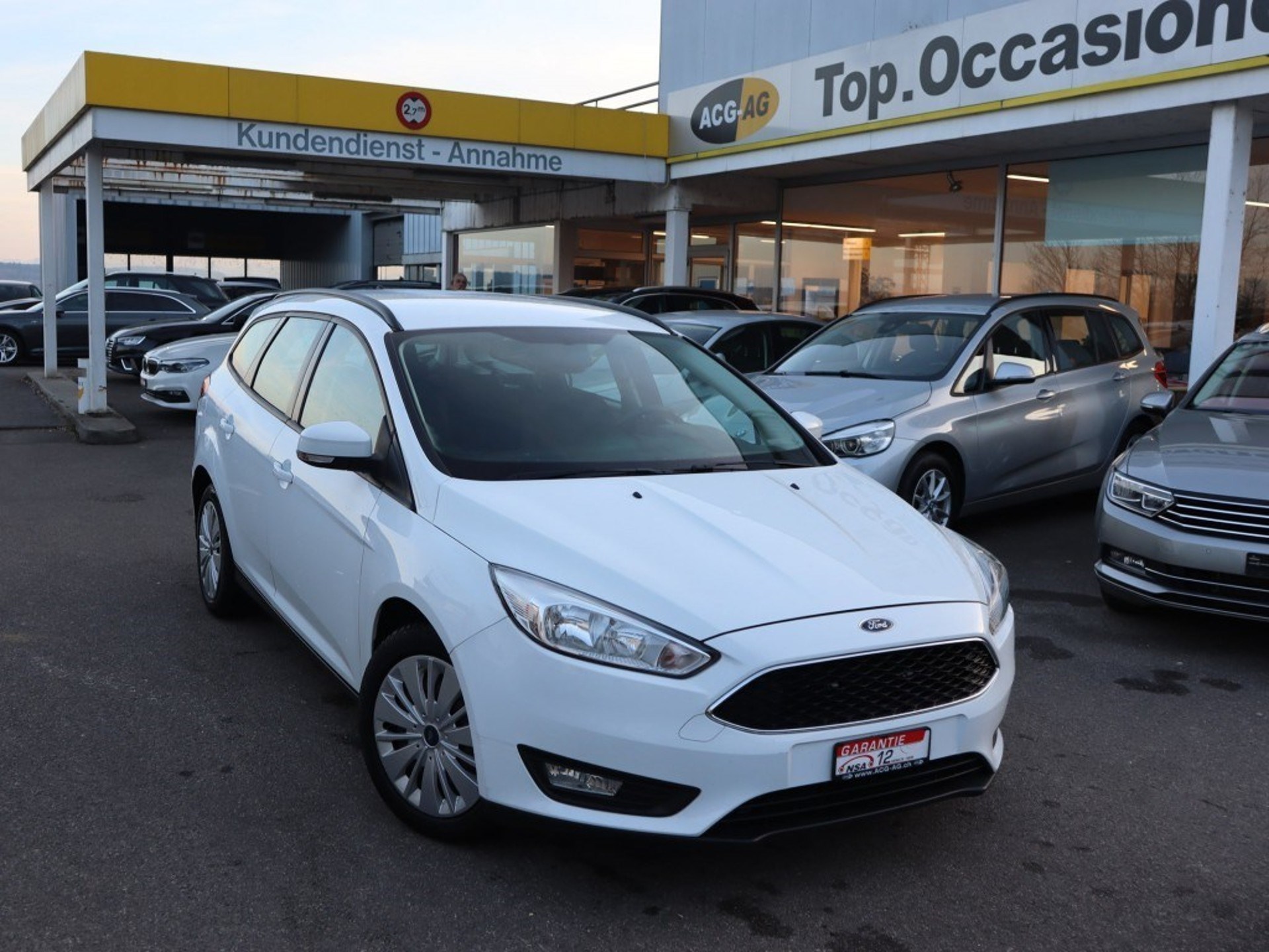 FORD Focus 1.5 TDCi Business PowerShift ** Navigation ** PDC ** Frisch ab MFK & Service **