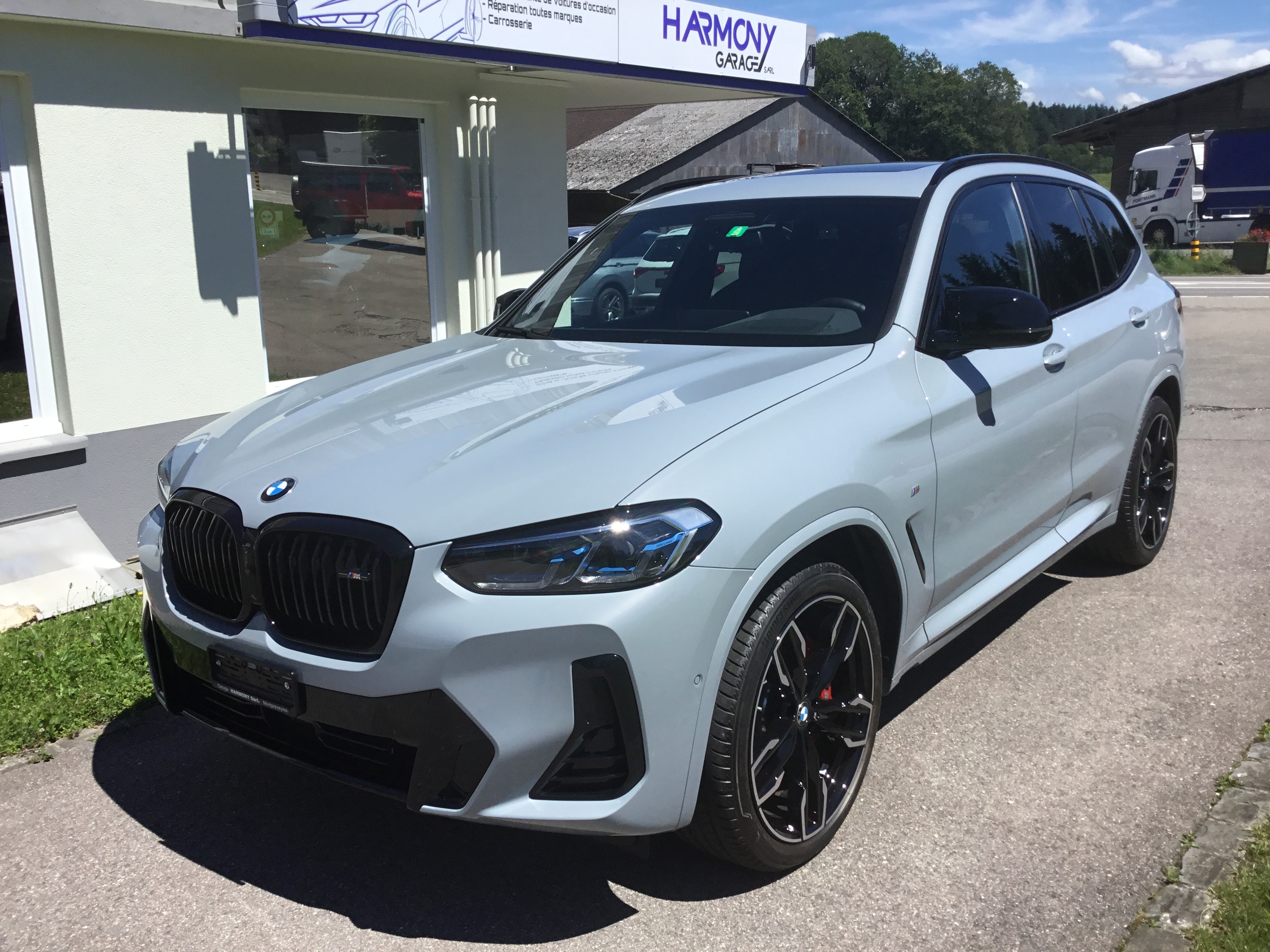 BMW X3 M40i Travel