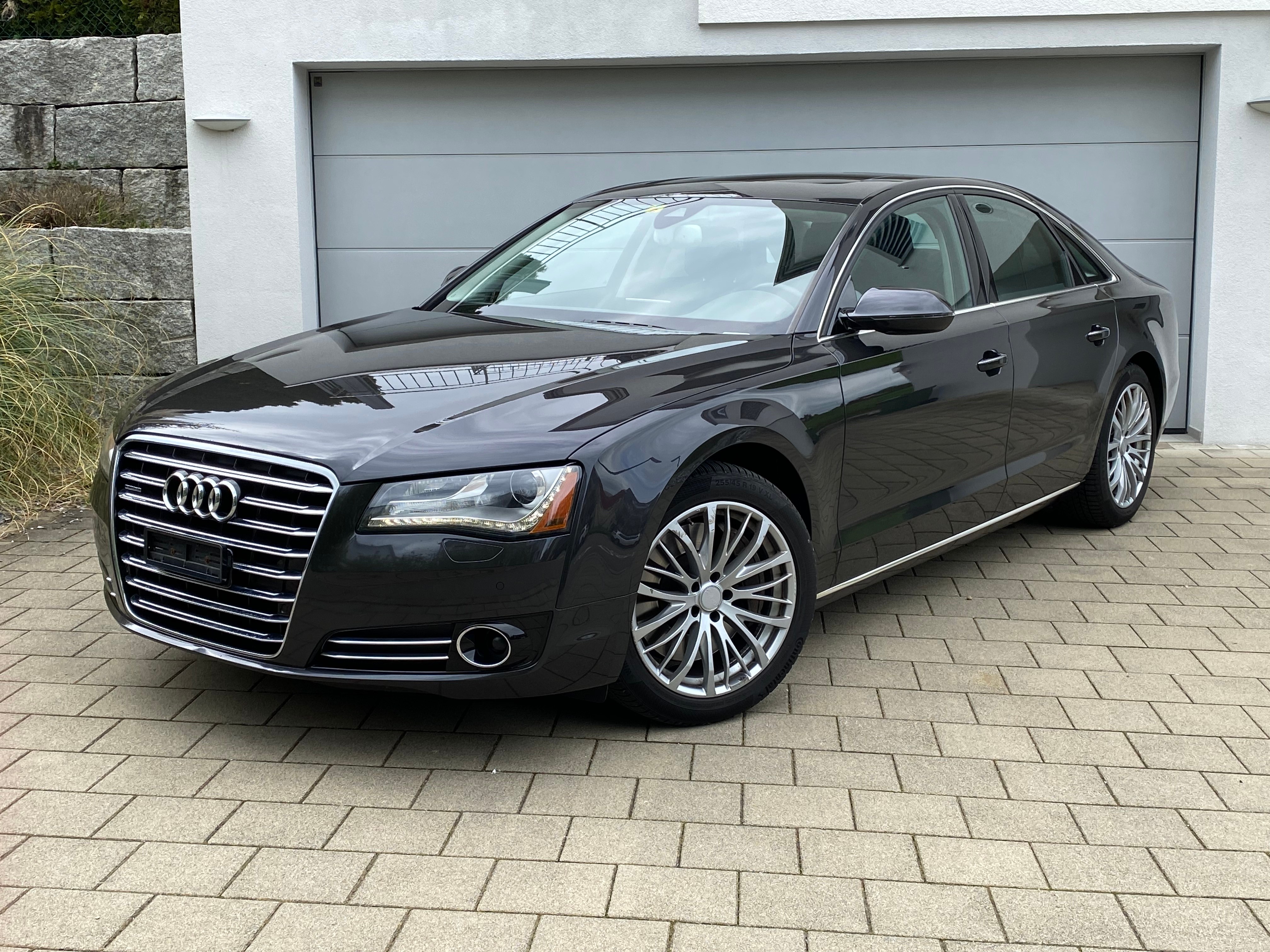 AUDI A8 4.2 FSI quattro tiptronic