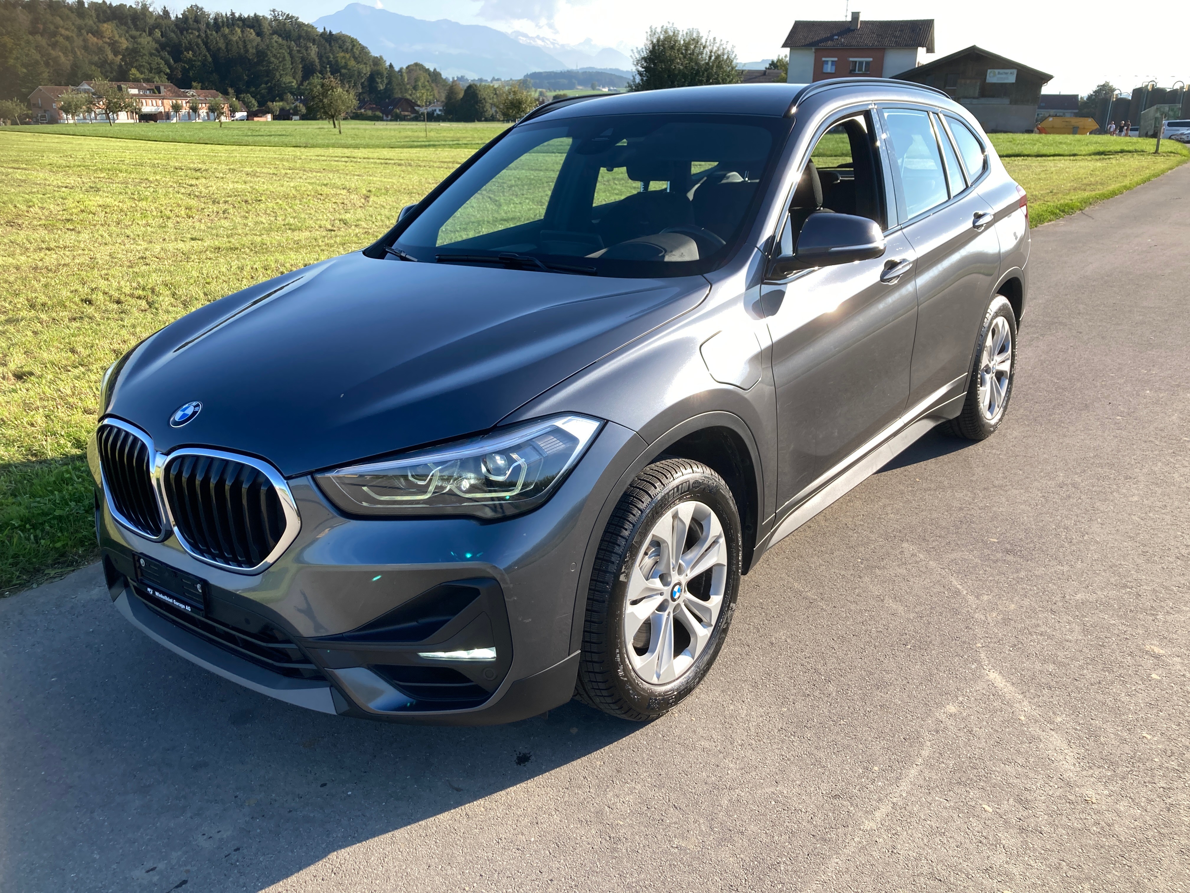 BMW X1 xDrive 25e Sport Line Steptronic mit Anhängerkupplung