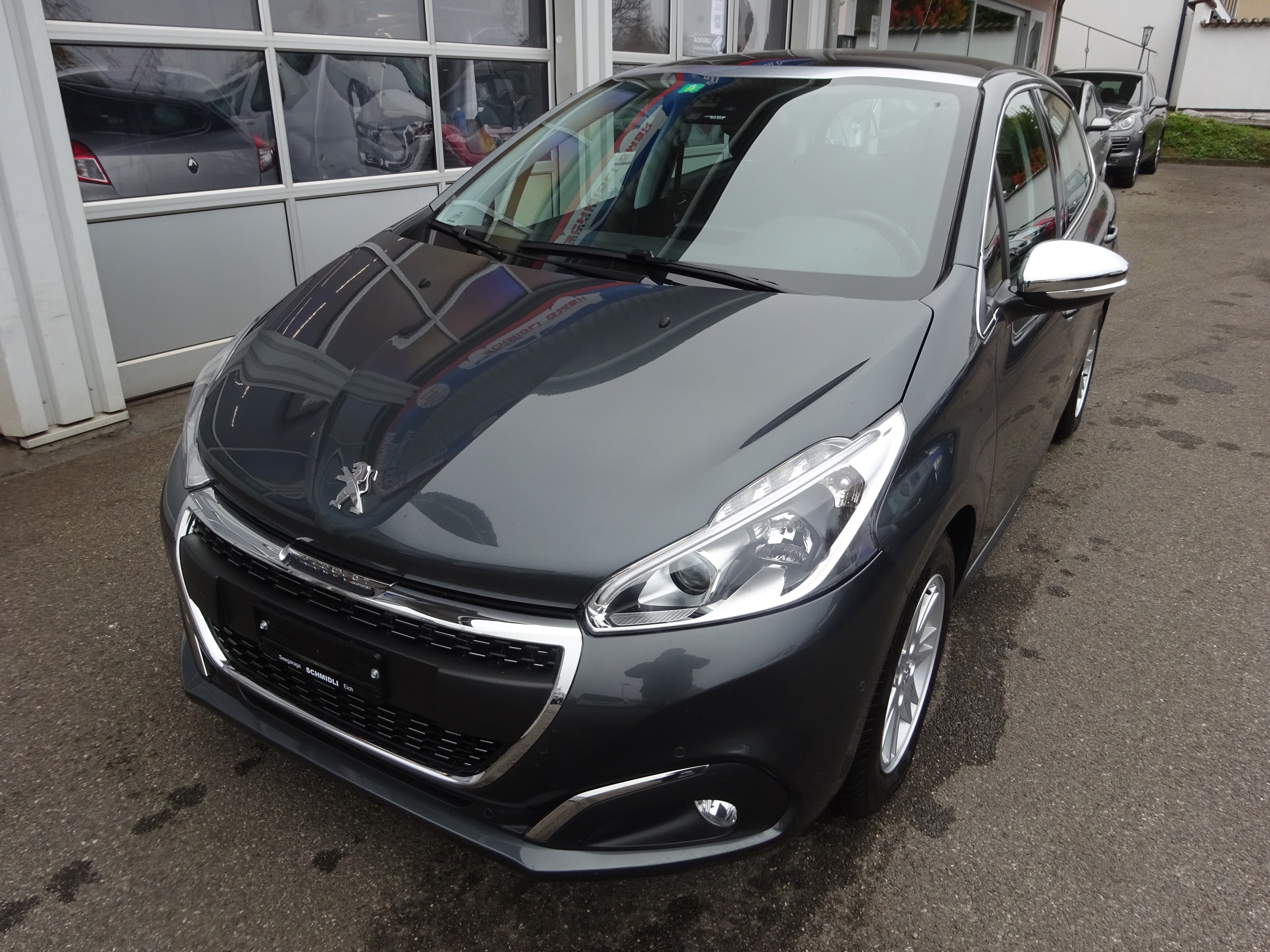 PEUGEOT 208 1.2 PureTech Allure EAT6