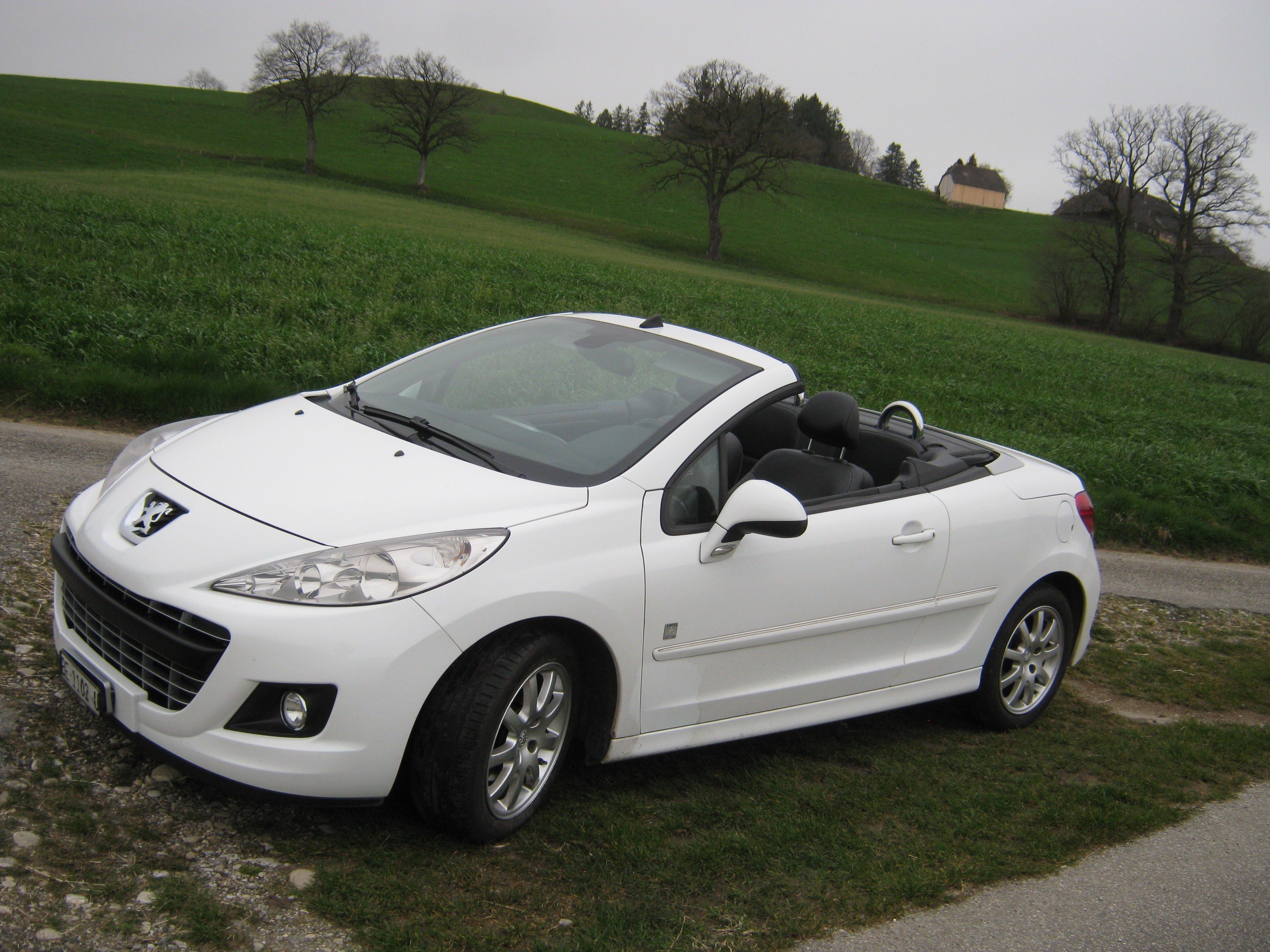 PEUGEOT 207 CC 1.6 16V Turbo Swiss Edition