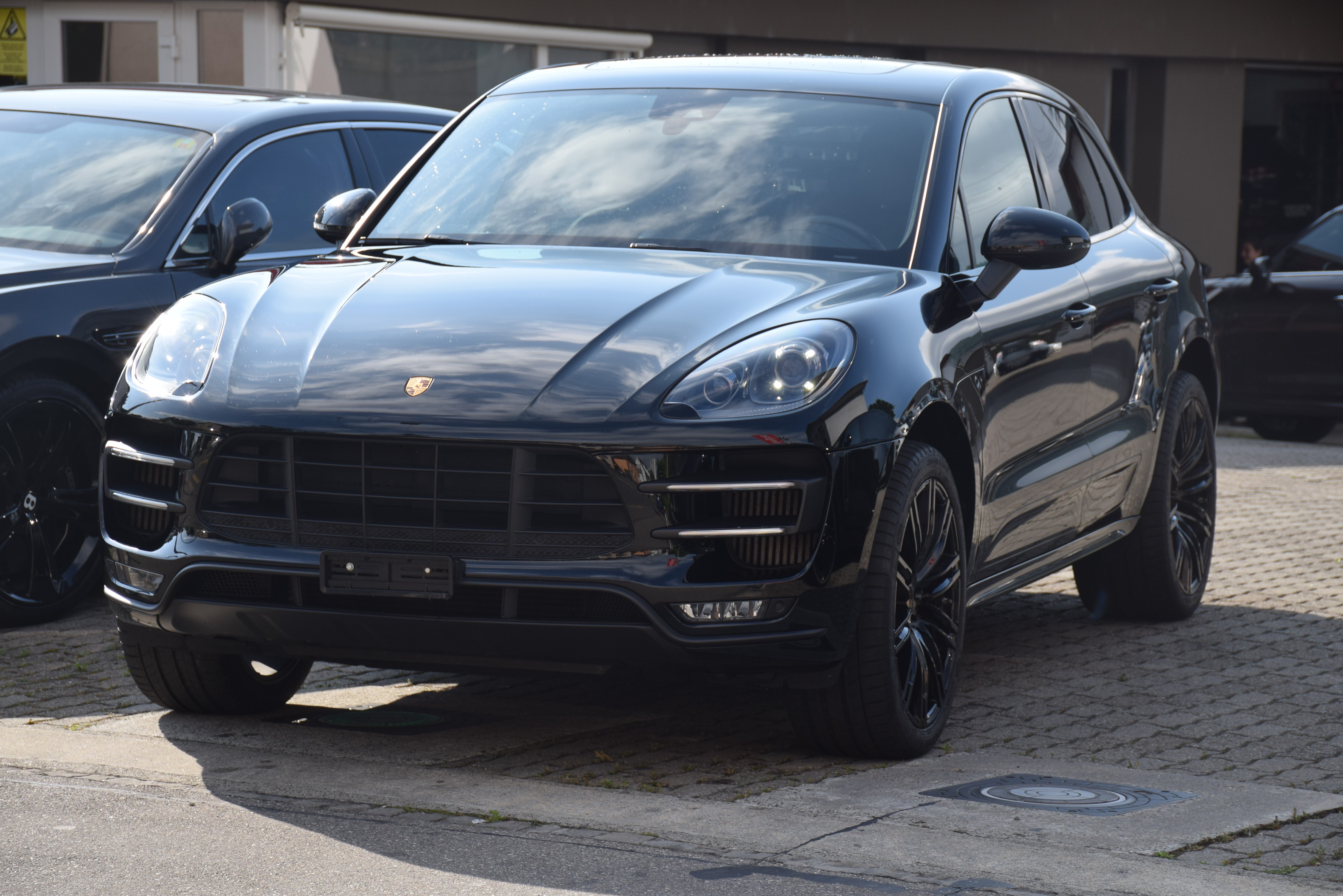 PORSCHE Macan Turbo PDK