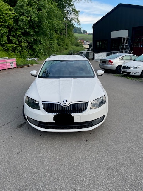 SKODA Octavia Combi 2.0 TDI Swiss Joy 4x4 DSG