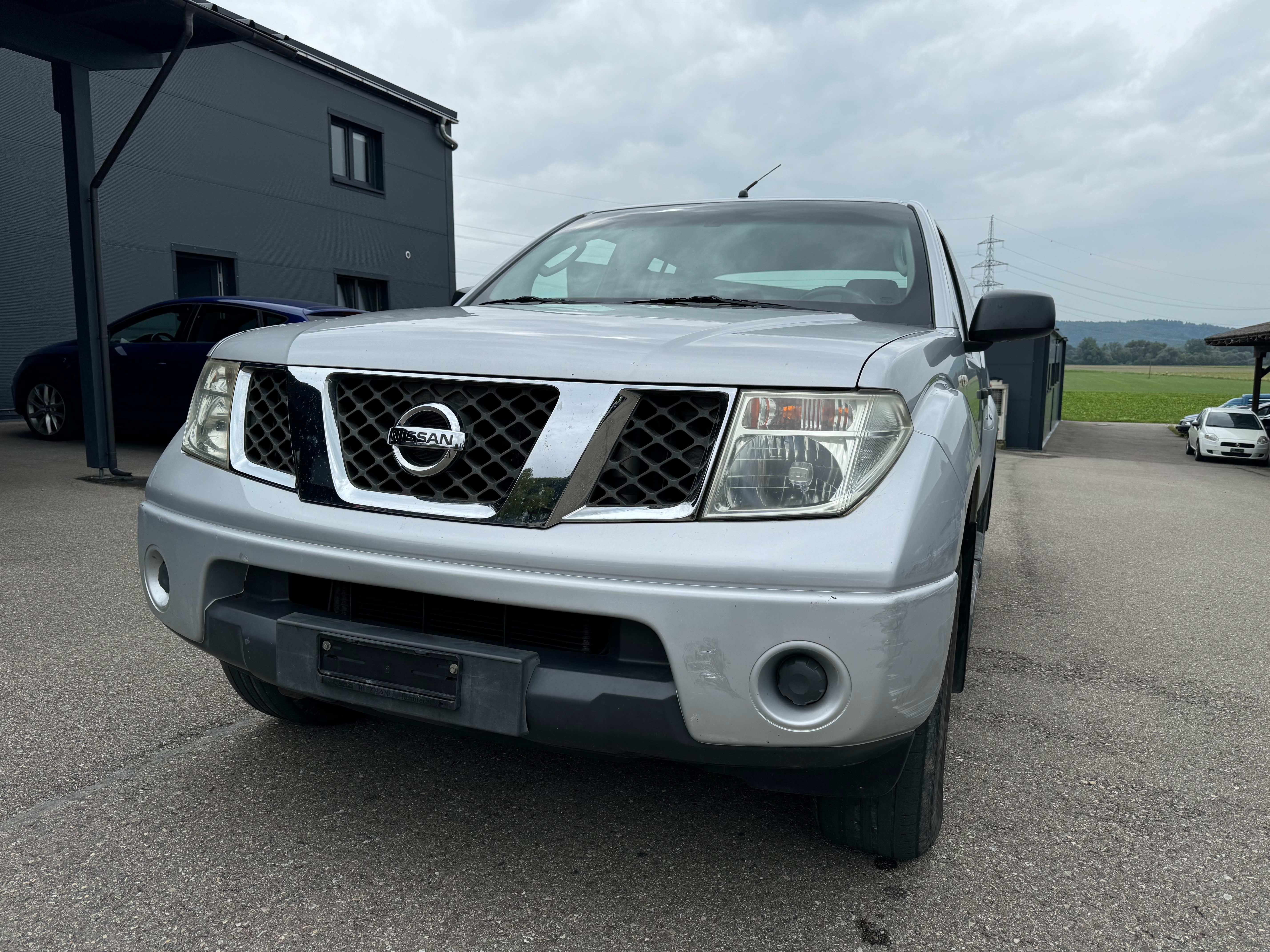 NISSAN Navara Double Cab XE 2.5 TDI 4WD