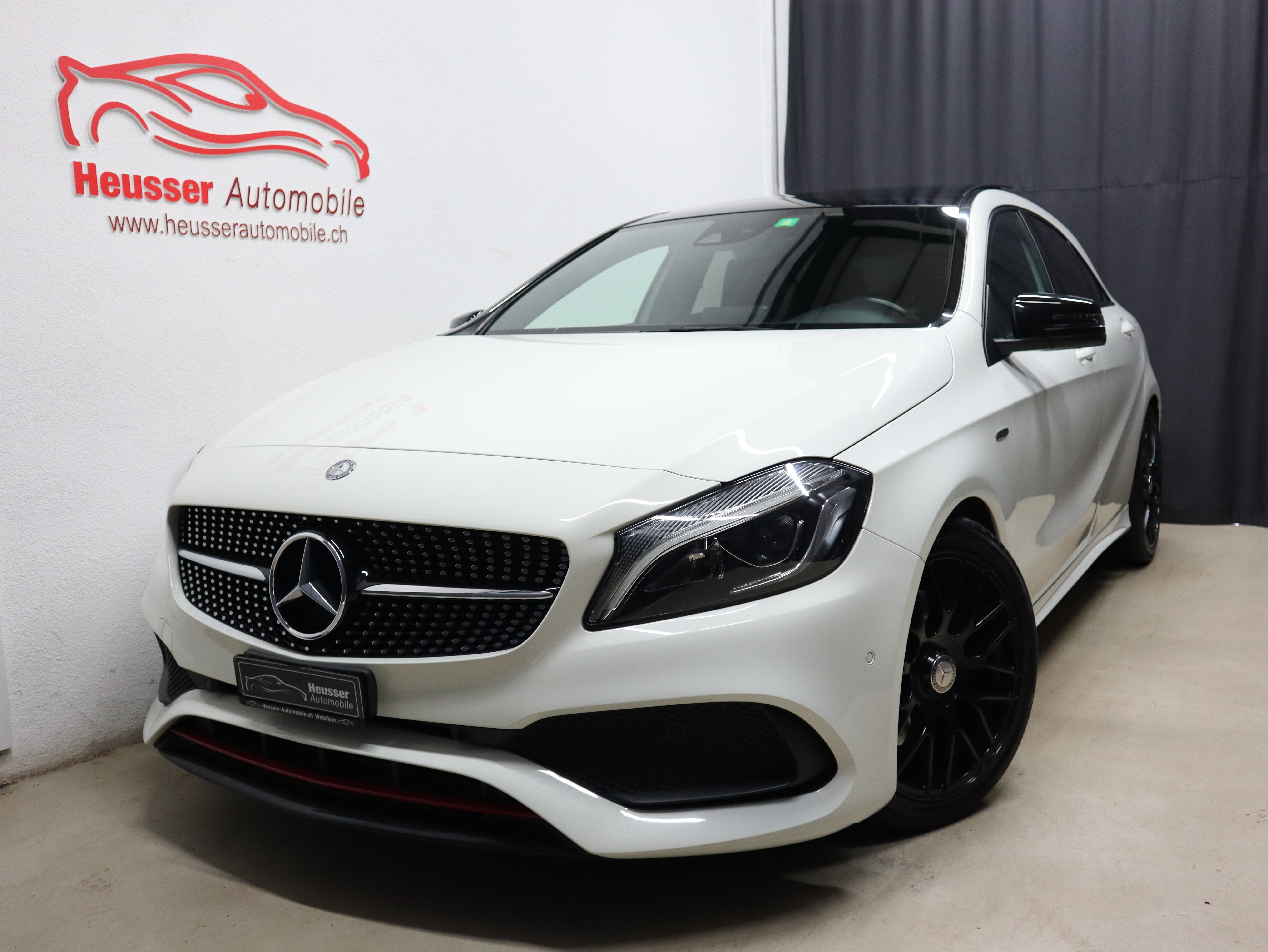 MERCEDES-BENZ A 250 Sport 4Matic 7G-DCT AMG Line - Panorama - Navi - Kamera - 218 PS