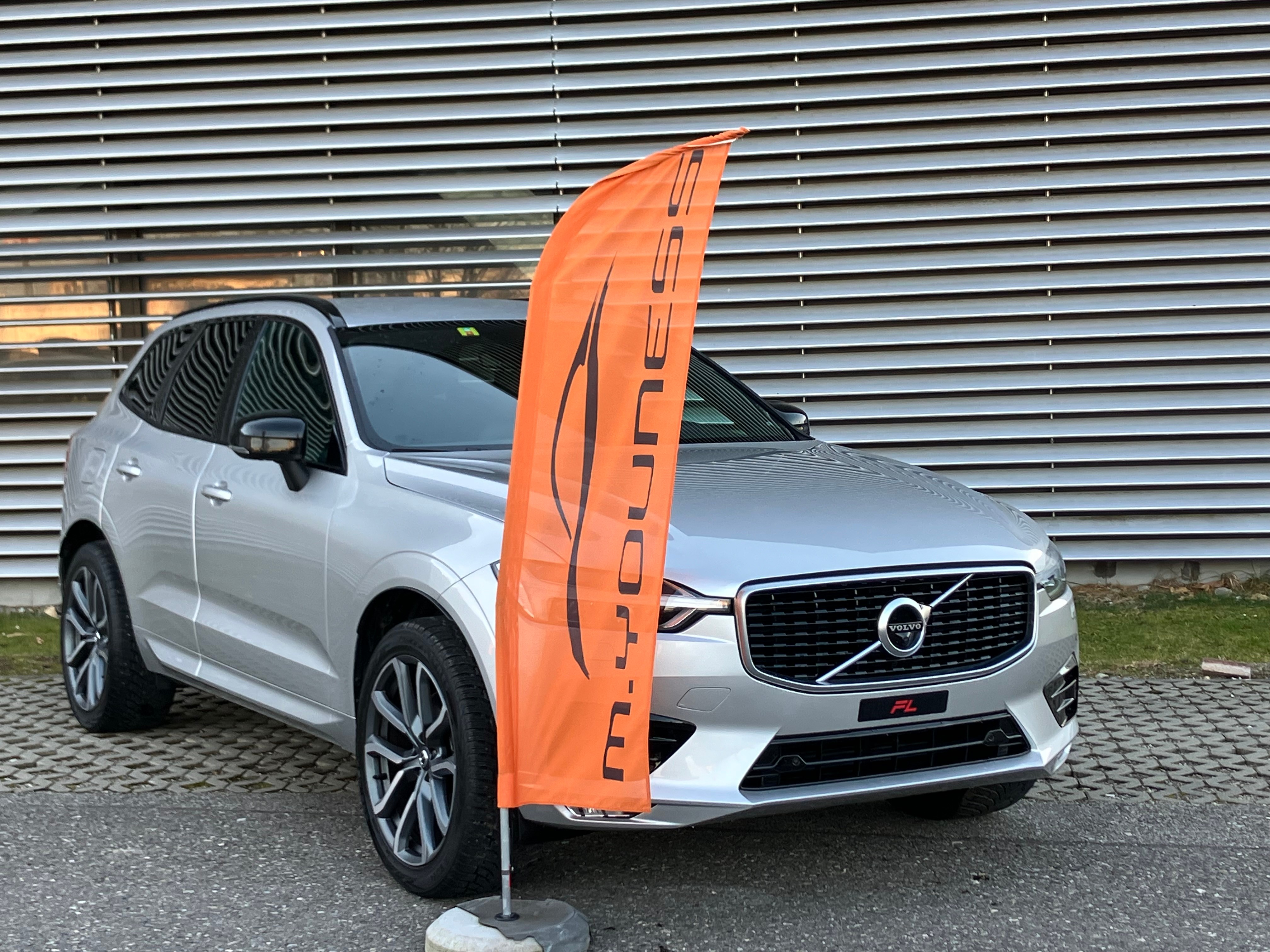 VOLVO XC60 B6 Benzin Mild Hybrid AWD R-Design Geartronic